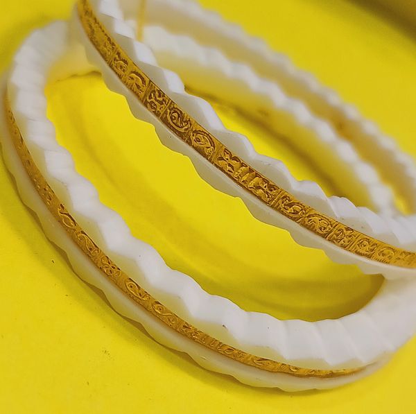 (GSB22) RAJLAXMI BUMMER THOKAI HALLMARK 22KT GOLD RAJKOT SAKHA BADHANO APPROX. WGT: 0.600 GM (NOT FOR REGULAR USE- ONLY OCCASION PURPOSE)