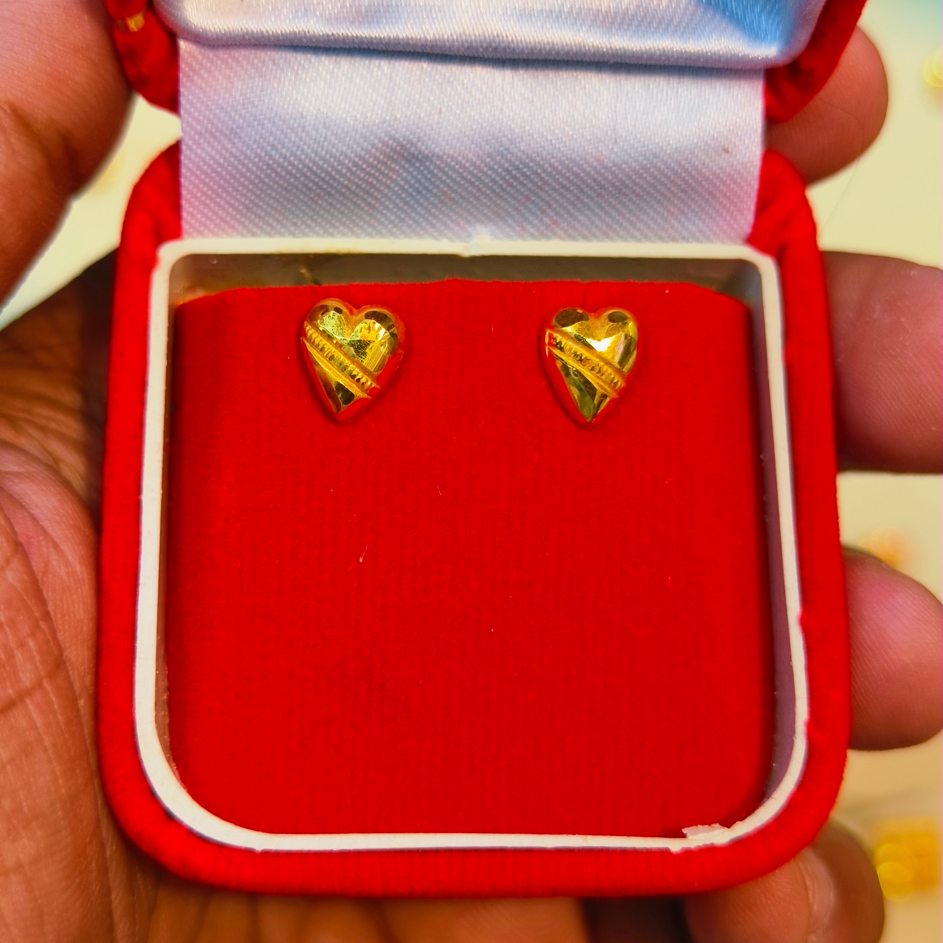 (GSE50) (50 TONCH) KDM GOLD EAR TOPS FOR GIFT PURPOSE IN MARRIAGE AND ANNIVERSARY 1 PAIR APPROX WGT: 0.300 GM
