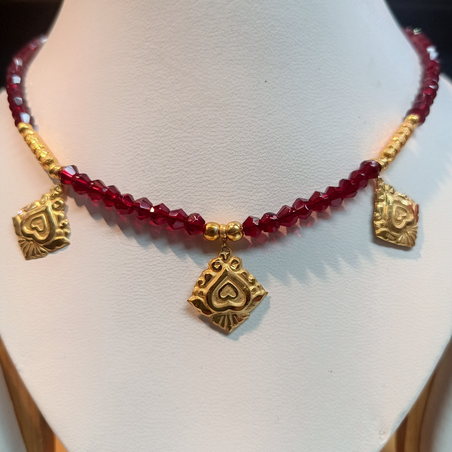 (RP) WGT: 0.700 GM APPROX KDM GOLD SELIHAR D- LOVE DESIGN 1 PIECE WITH ADJUSTABLE TASSEL (50 TONCH) FOR GIFT PURPOSE.
