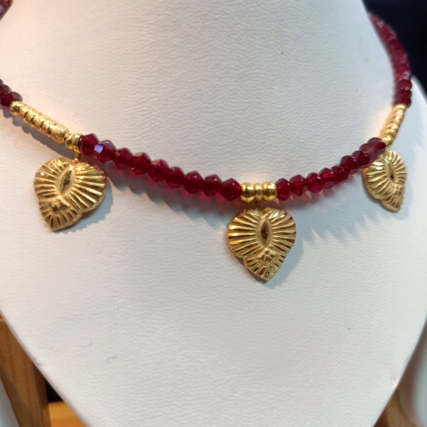 (RP) WGT: 0.700 GM APPROX KDM GOLD SELIHAR CHUBBY DESIGN 1 PIECE WITH ADJUSTABLE TASSEL (50 TONCH) FOR GIFT PURPOSE.