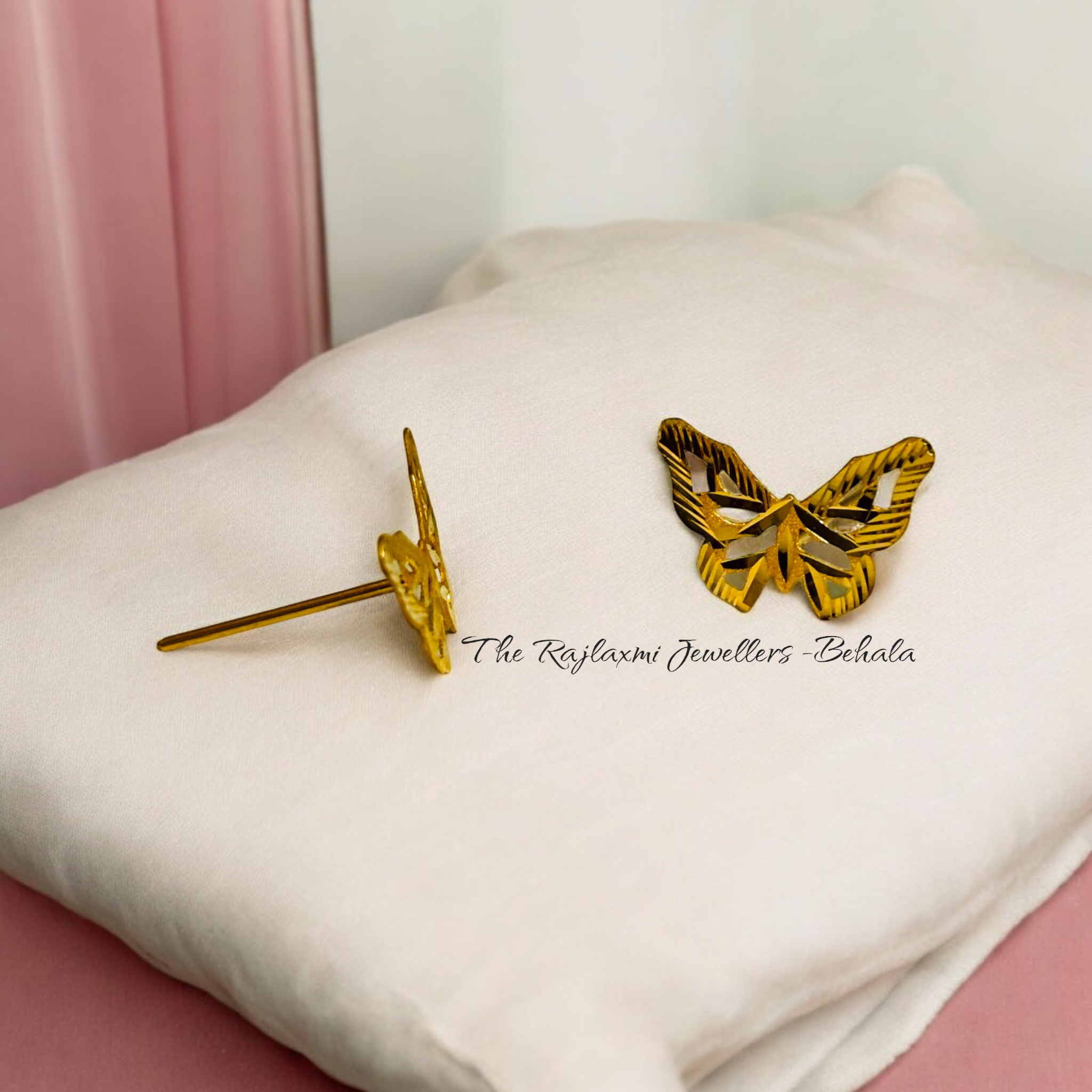 (GSE22) TRJ MINI BUTTERFLY DESIGN HUID HALLMARK 22KT GOLD EAR STUD 1 PAIR APPROX WGT 0.600 - 0.700 GM BY RAJLAXMI.