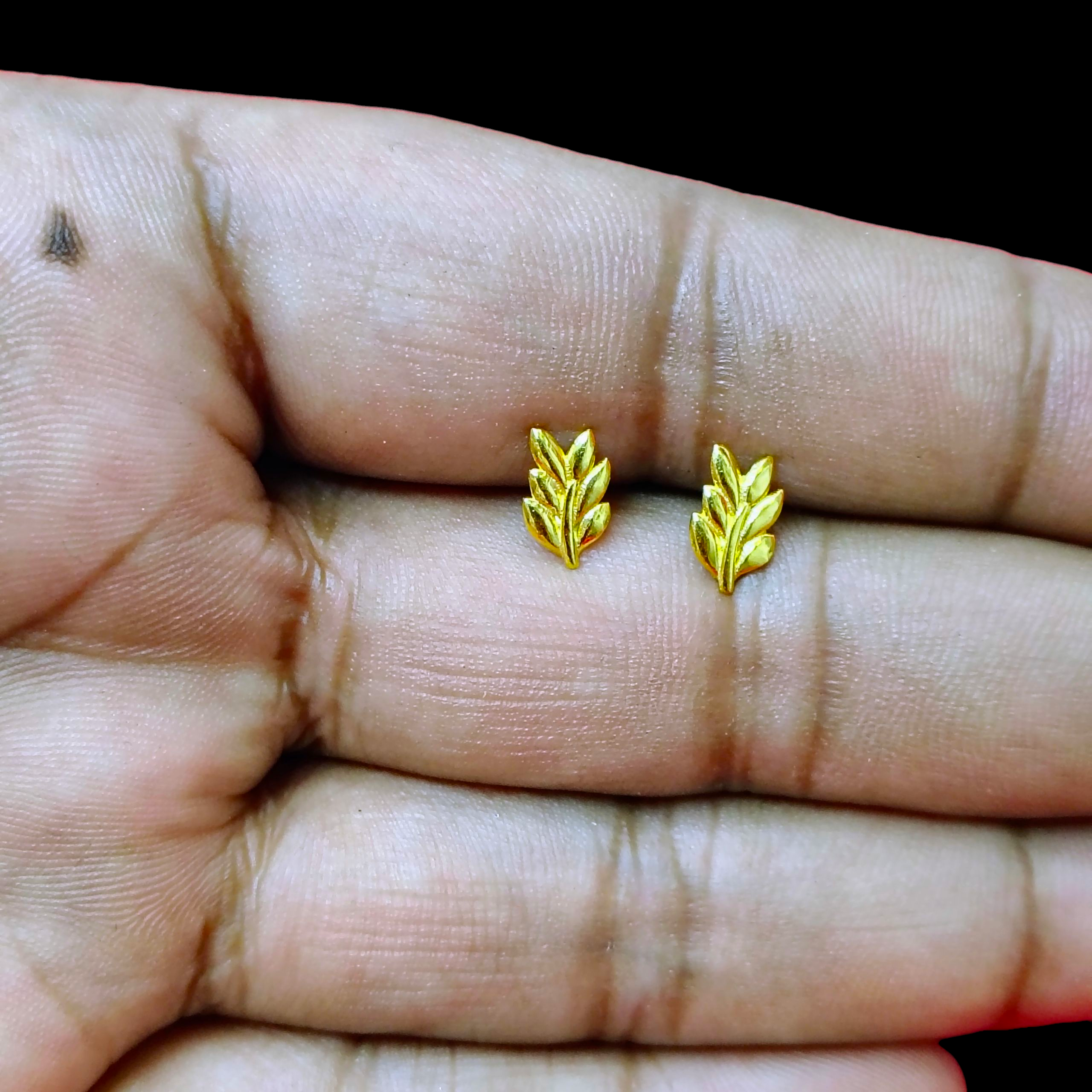 (GSE9) TRJ BABY TOPS WGT: 0.430 GM APPROX BIS CERTIFIED HUID HALLMARK 9KT GOLD STUD EARRINGS FOR WOMEN 1 PAIR FOR REGULAR USE.