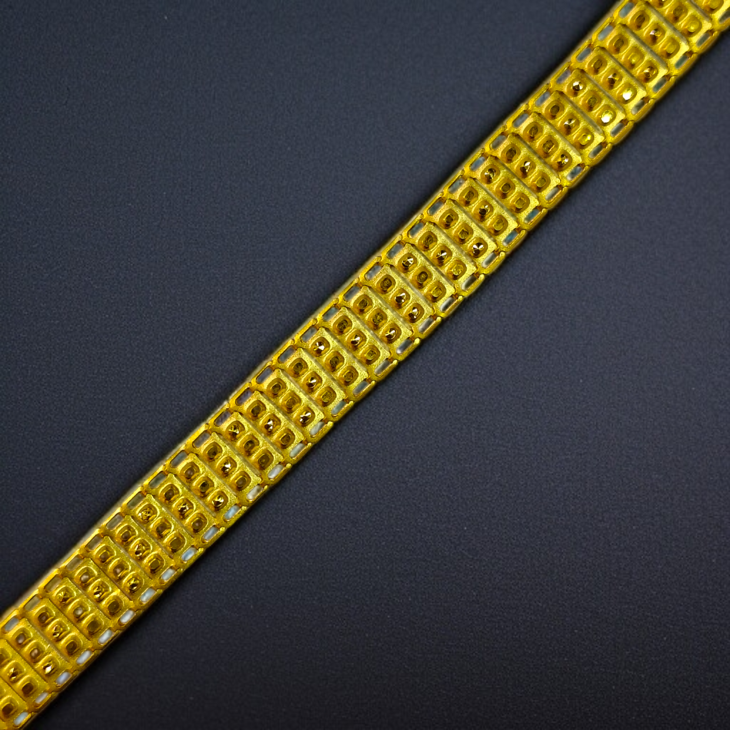 TRJ IUHUJ5 8 INCH WGT: 7.250 GM APPROX HUID HALLMARK 22KT GOLD WRISTLET 1 PIECE FOR UNISEX STYLE.