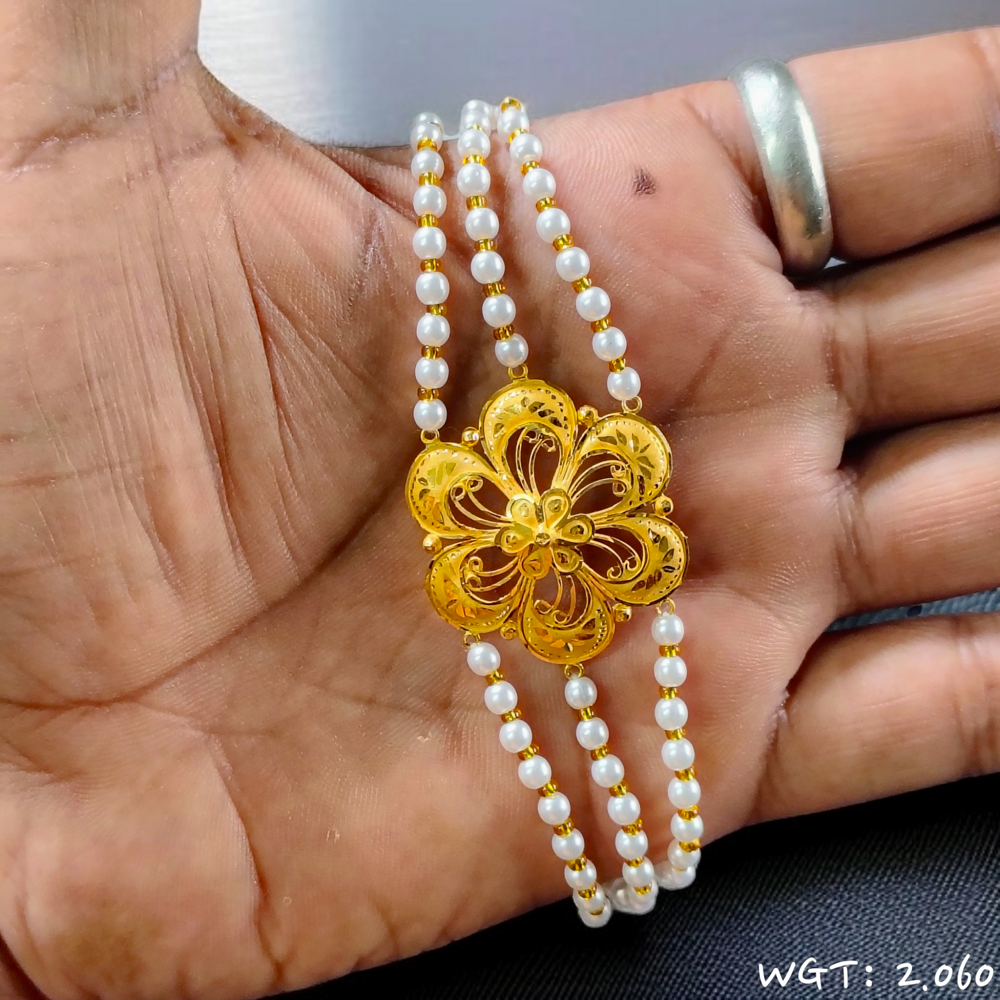(GMW) RAJLAXMI WGT: 2.060 GM APPROX HUID HALLMARK 916 22KT GOLD MANTASHA WITH PEARL CHAIN FOR WOMEN.