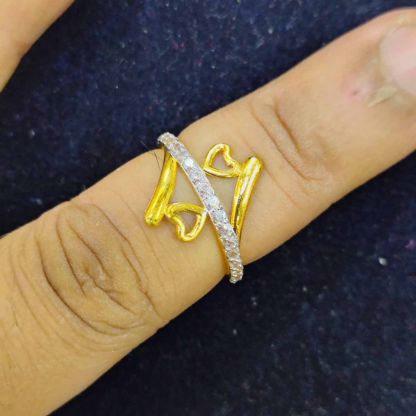 TRJ (SIZE: 10) CERTIFIED BIS HUID HALLMARK 750 18KT GOLD LADIES FINGER RING FOR WOMEN 1 PIECE (WGT: 1.040 GRAM APPROX) STUDDED WITH ITALIAN VVS QUALITY CZ STONE.