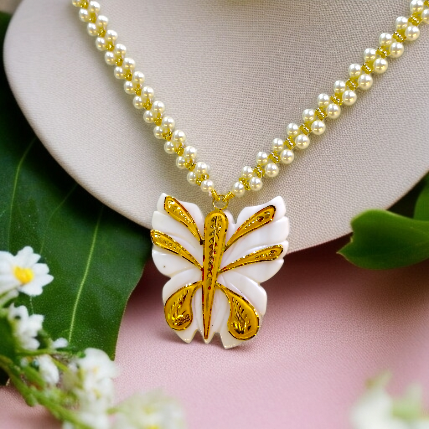 (GPM) TRJ WGT: 1.980 GM APPROX HUID HALLMARK 22KT GOLD MOTI PENDANT 1 PIECE.
