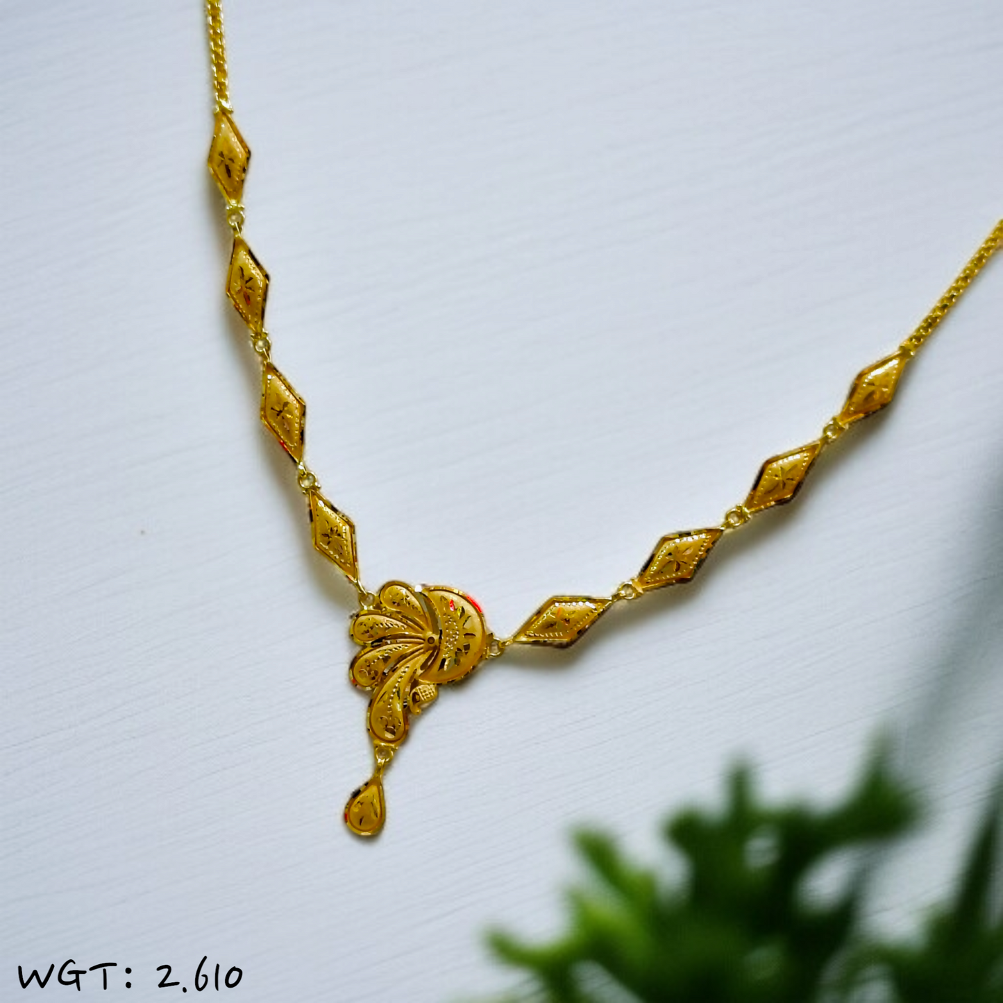 RAJLAXMI WGT: 2.610 GM APPROX HUID HALLMARK 22KT GOLD NECKLACE 1 PIECE WITH ADJUSTABLE TASSEL.
