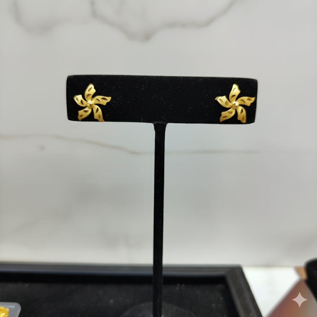 (GSE22) BIS CERTIFIED WGT: 0.620 GM APPROX HUID HALLMARK 916 22KT GOLD TOPS 1 PAIR FOR WOMEN.