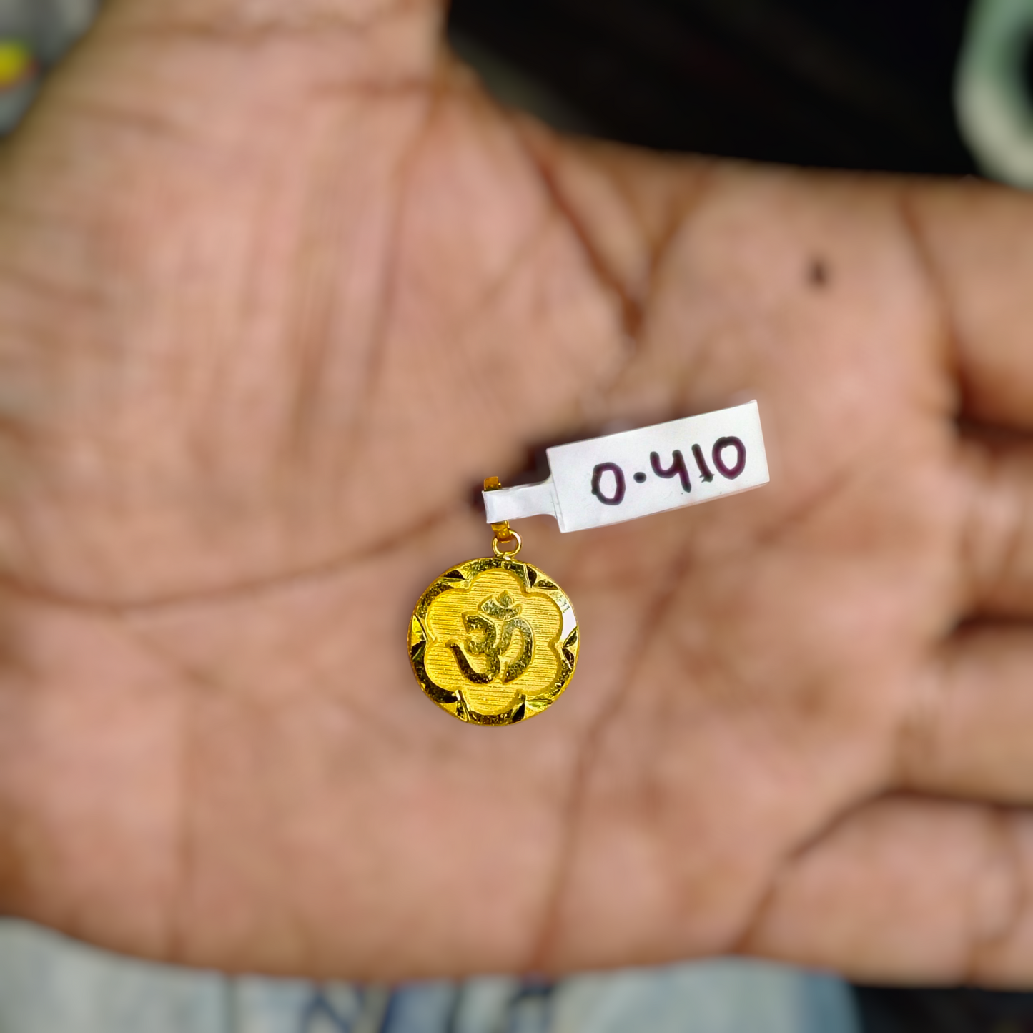 (GLKD) LOCKET WGT: 0.410 GM APPROX KDM GOLD LOCKET 1 PIECE (50 TONCH) WITH ADJUSTABLE TASSEL FOR GIFTING PURPOSE (CHAIN NOT INCLUDED).