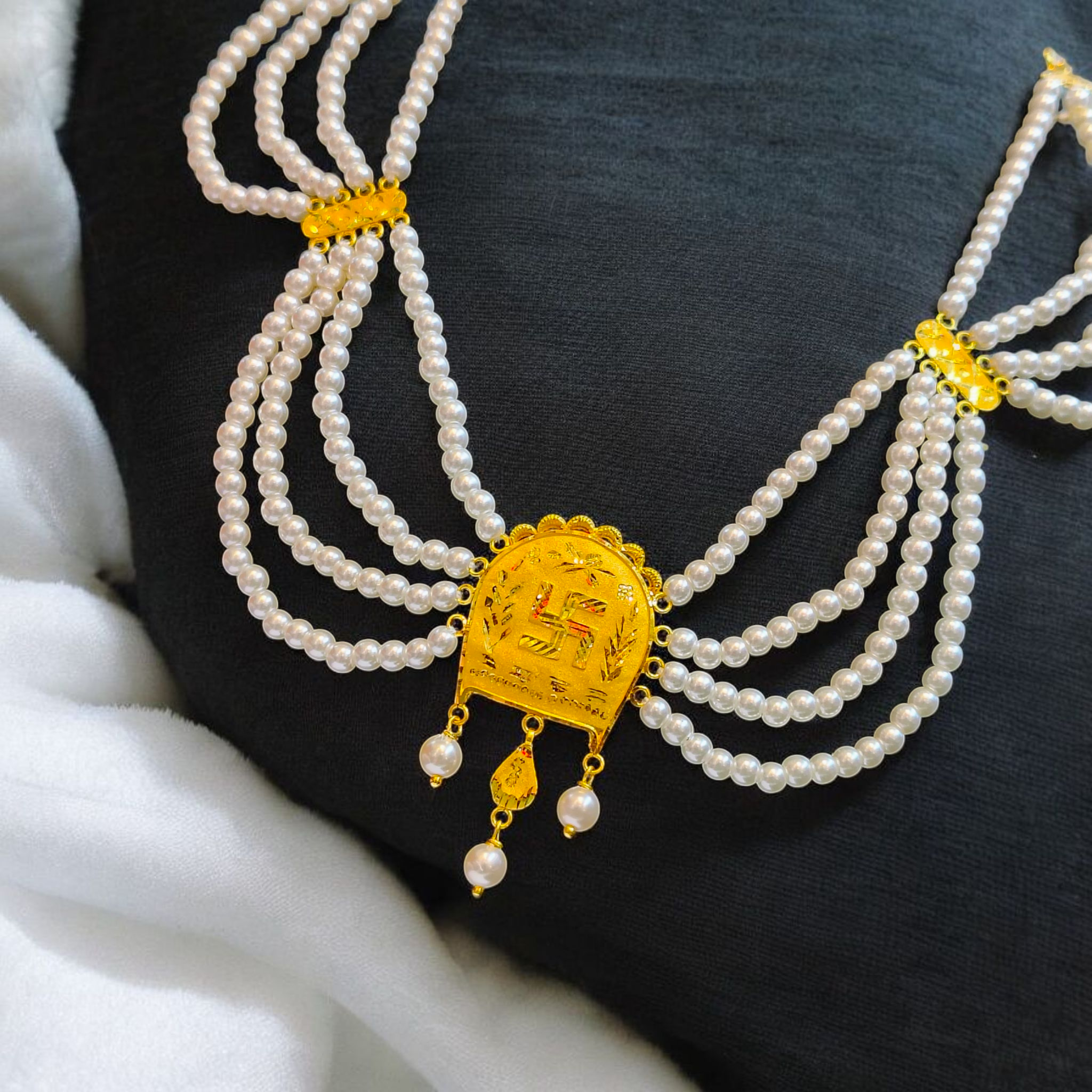 (GMH) RAJLAXMI WGT: 2.200 GM APPROX HUID HALLMARK 22KT GOLD MOTI NECKLACE 1 PIECE WITH ADJUSTABLE TASSEL.