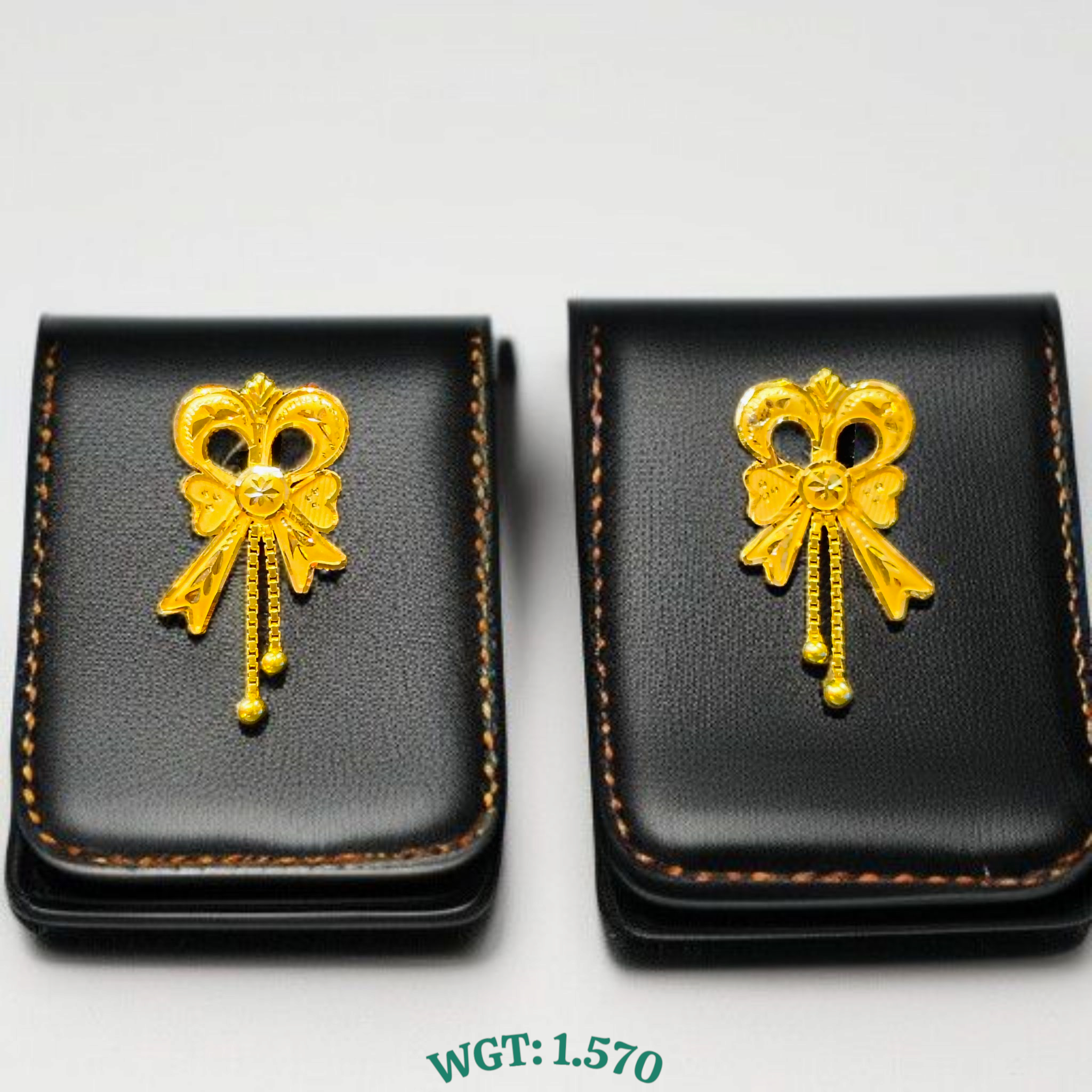 (GSE18) RAJLAXMI WGT: 1.570 GM APPROX HUID HALLMARK 750 18KT GOLD EAR TOPS STUD 1 PAIR FOR REGULAR USE.