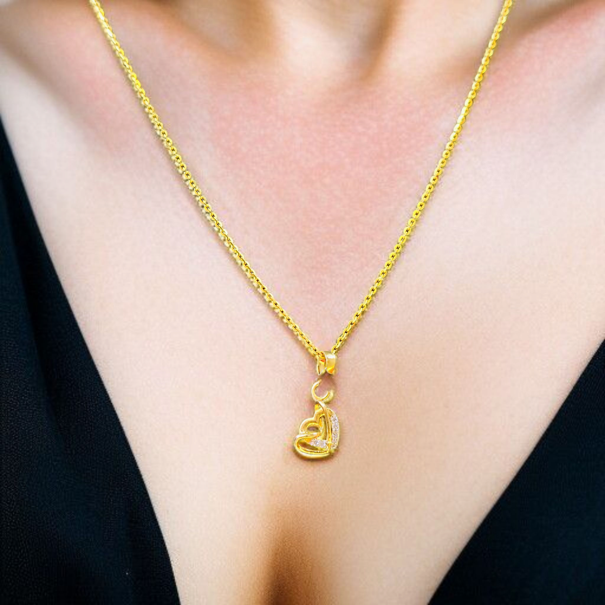 (GLC18) RAJLAXMI DIAMOND JEWELLERY - WGT: 0.590 GM - NATURAL DIAMOND (0.03 CENT) HUID HALLMARK 18KT DIAMOND PENDANT LOCKET FOR WOMEN WITH CERTIFICATE OF AUTHENTICITY BY ZORBA (DESIGN NO: PTAP0196) *CHAIN NOT INCLUDED.