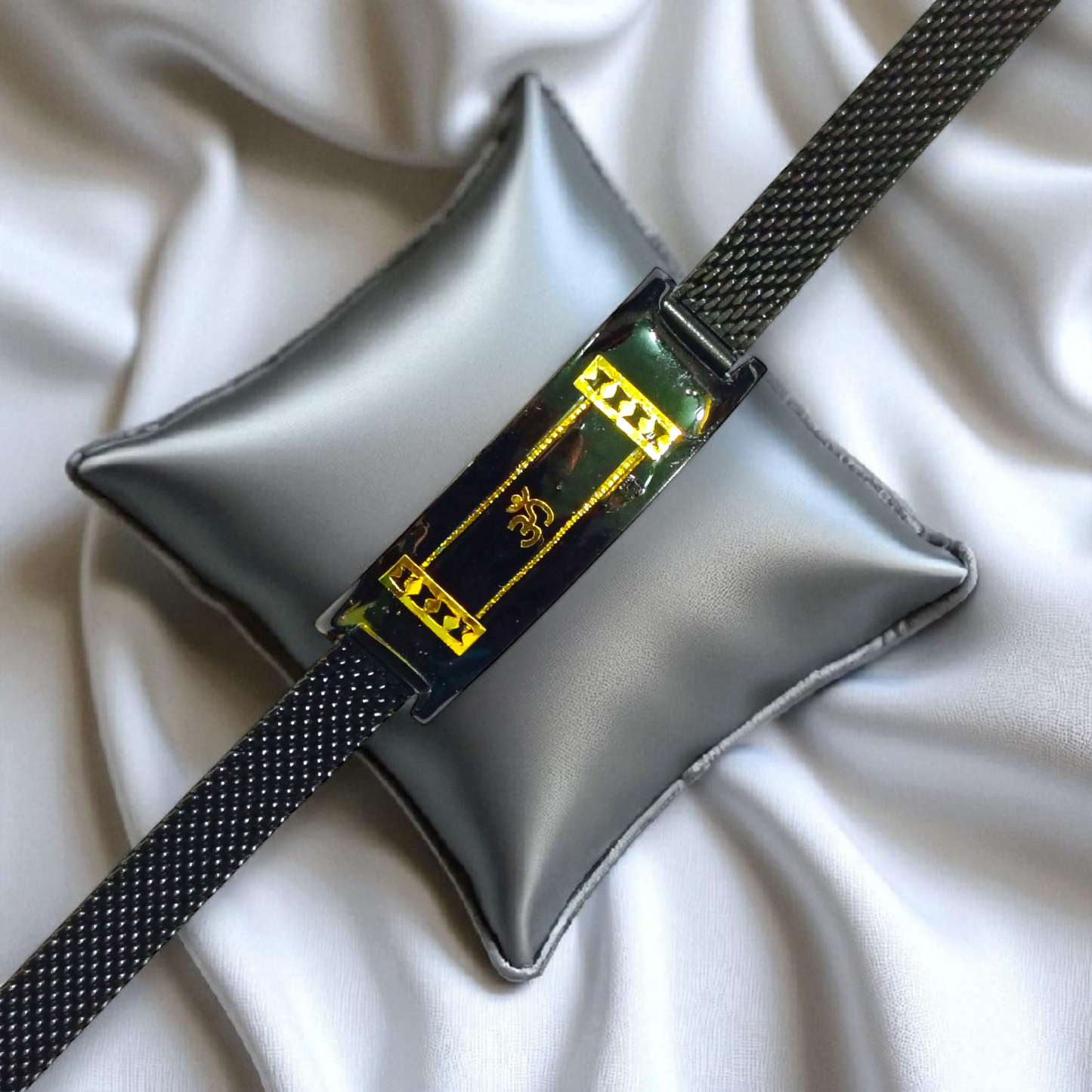 (OMJ) BLACK GLASS LAMINATED HALLMARK GOLD GENZY BRACELET 1 PIECE WGT: 0.050 MG FOR GENTS AND TEENS (FUTURE EXCHANGE VALUE RS 400) WITH ANY JEWELLERY FOR LIFETIME (GET ANY DESIGN AS PER AVAILABILITY)