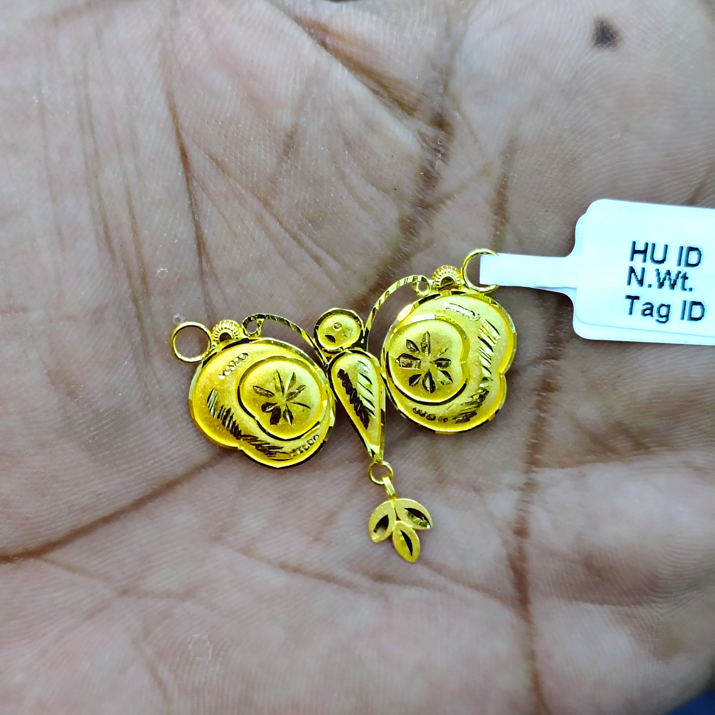 TRJ WGT: 1.140 GM APPROX 22KT HUID HALLMARK GOLD PENDANT MANGALSUTRA 1 PIECE WITH TASSEL.
