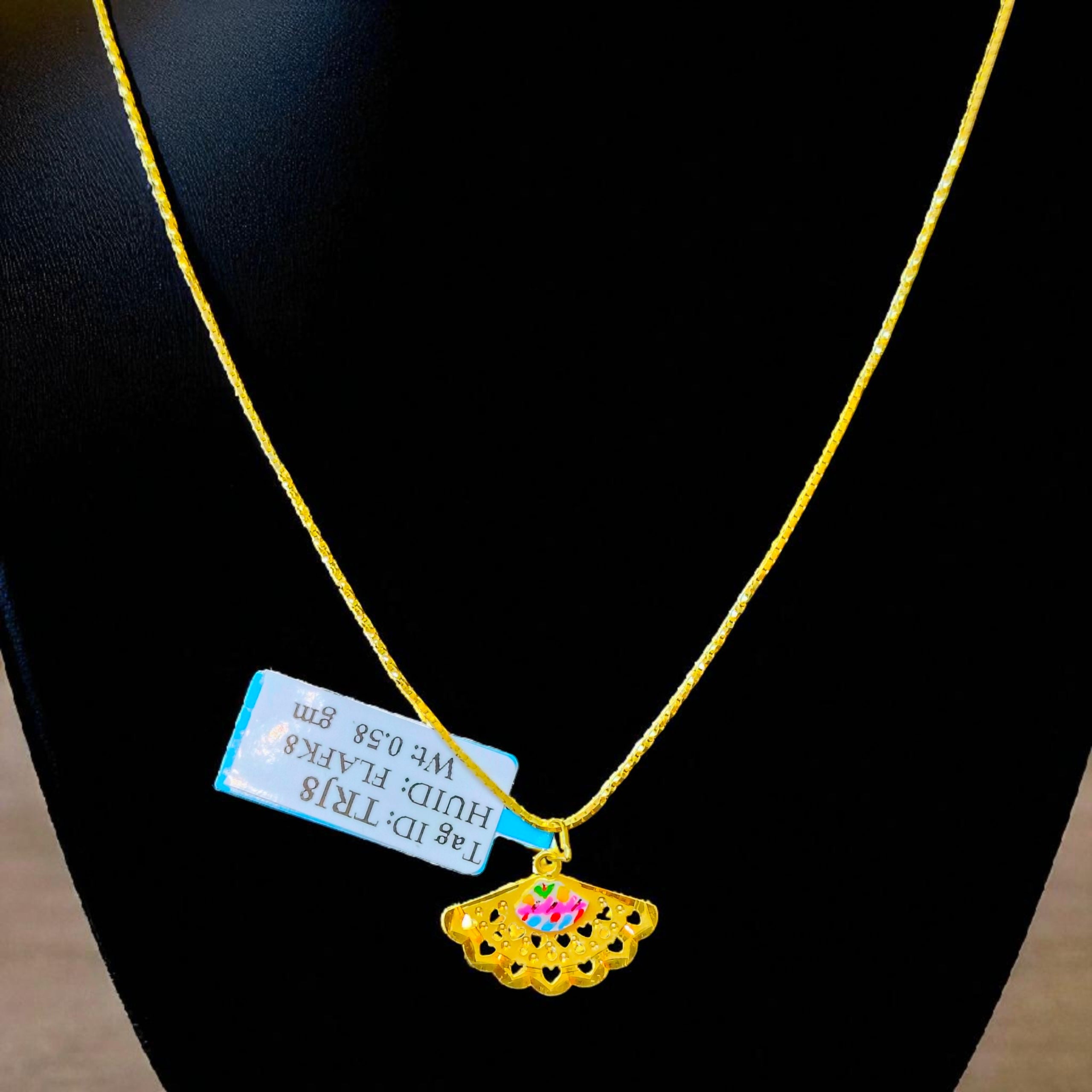 (GLP22) LOCKET WGT: 0.580 GM APPROX BIS CERTIFIED HUID HALLMARK 916 22KT GOLD LOCKET 1 PIECE FOR UNISEX (CHAIN NOT INCLUDED).