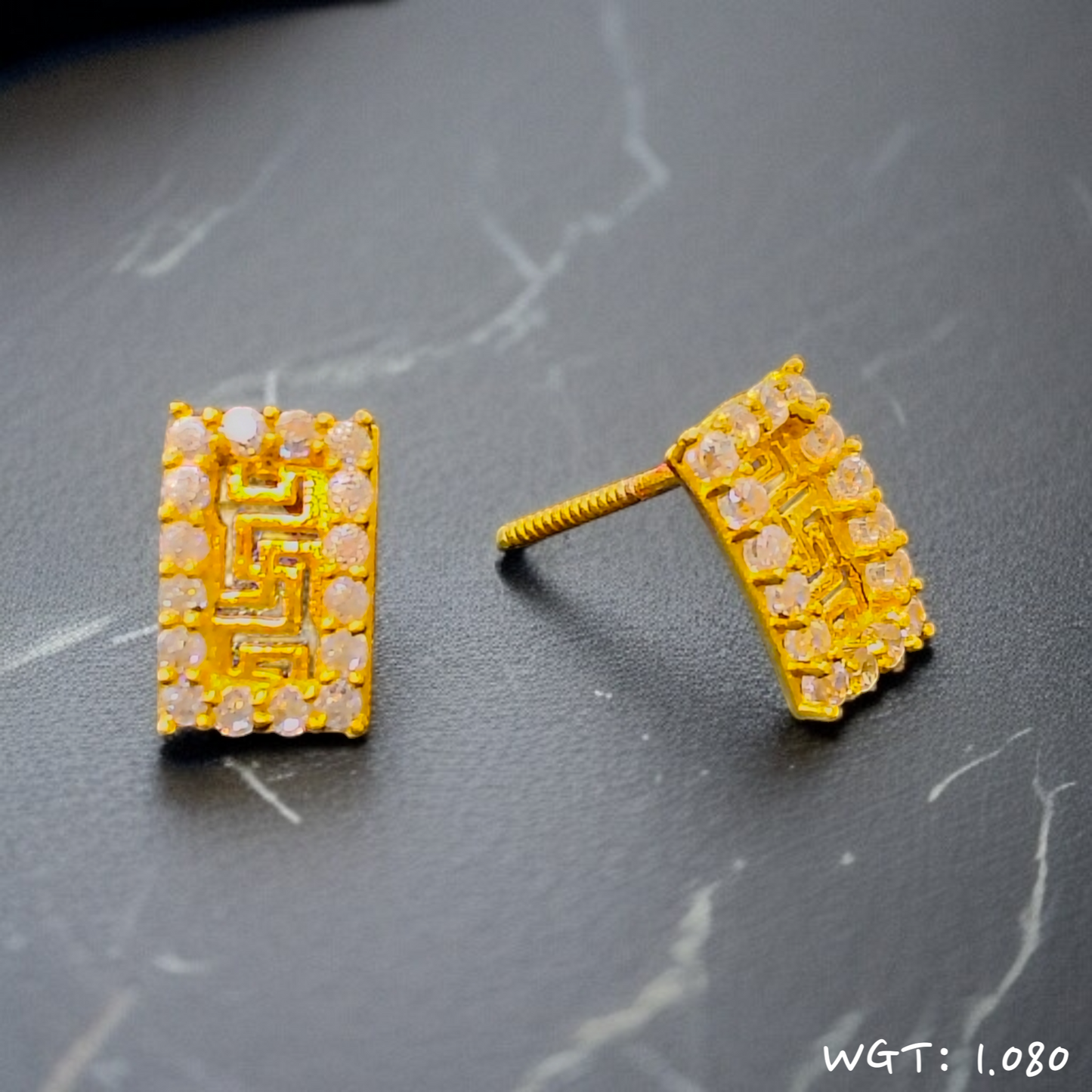 (GPT) TRJ WGT: 1.080 GM APPROX 14KT HUID HALLMARK GOLD EAR STUD 1 PAIR FOR REGULAR USE.