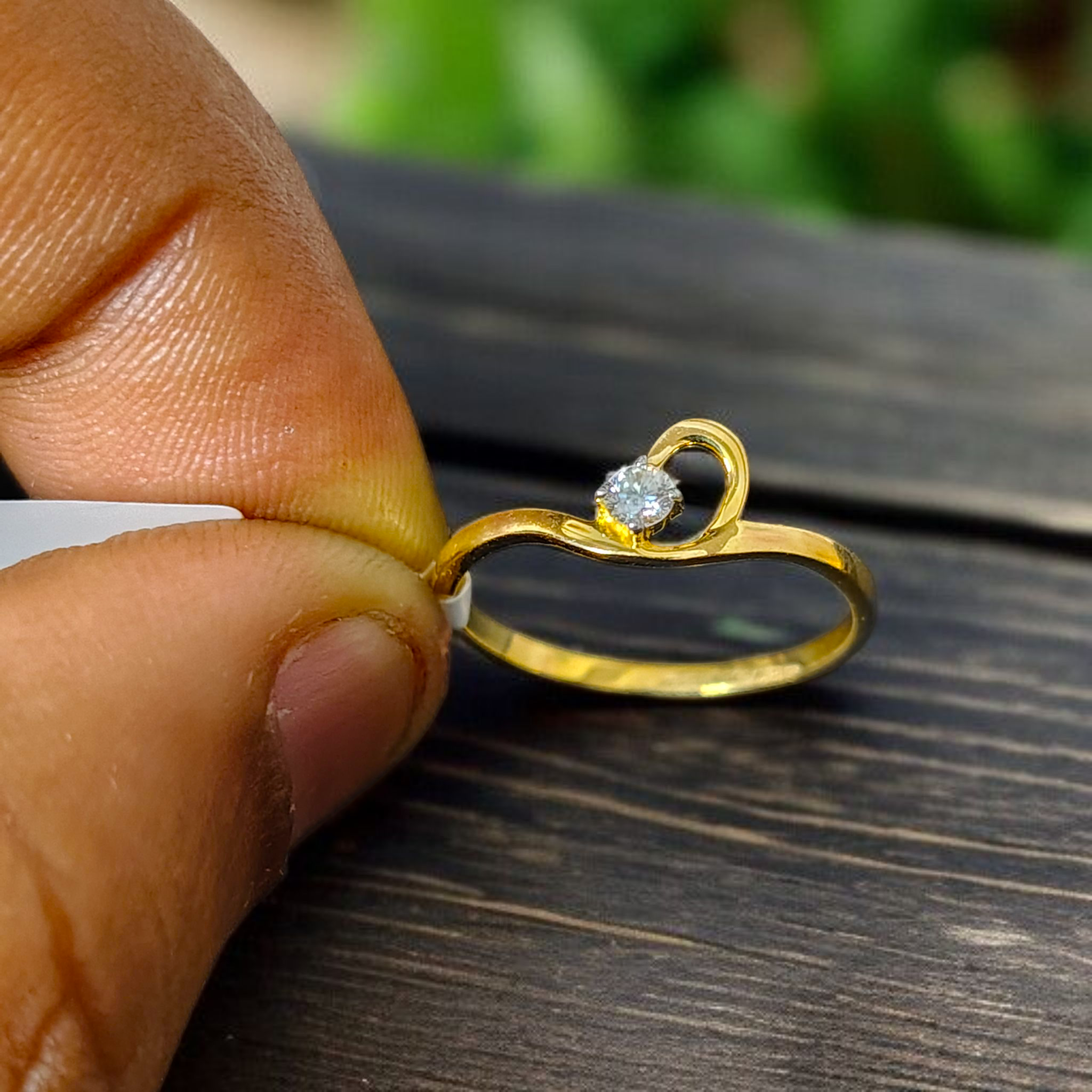 (GLFR18) RAJLAXMI DIAMOND JEWELLERY (SIZE:11) - WGT: 1.200 GM - NATURAL DIAMOND (0.07 CENT) HUID HALLMARK 18KT DIAMOND FINGER RING FOR WOMEN WITH CERTIFICATE OF AUTHENTICITY BY ZORBA (DESIGN NO: LRAP4995).