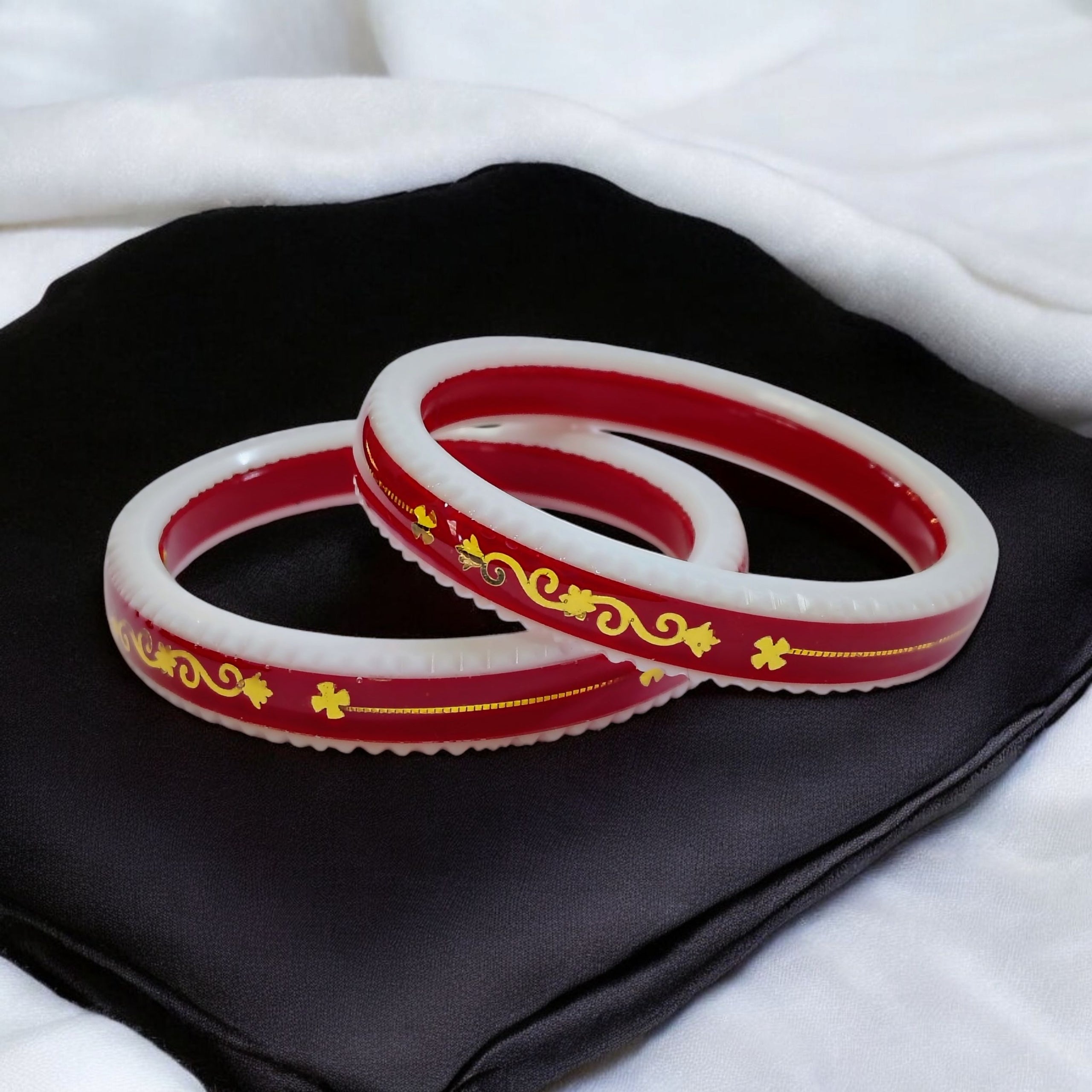 RED/WHITE MIXED (FACEBOOK VIRAL POLA) GOLDEN DETAILING LAMINATION POLA PATTERN DESIGN 1 PAIR FOR WOMEN - NON EXCHANGEABLE ITEM (GET ANY DESIGN AS PER AVAILABILITY)