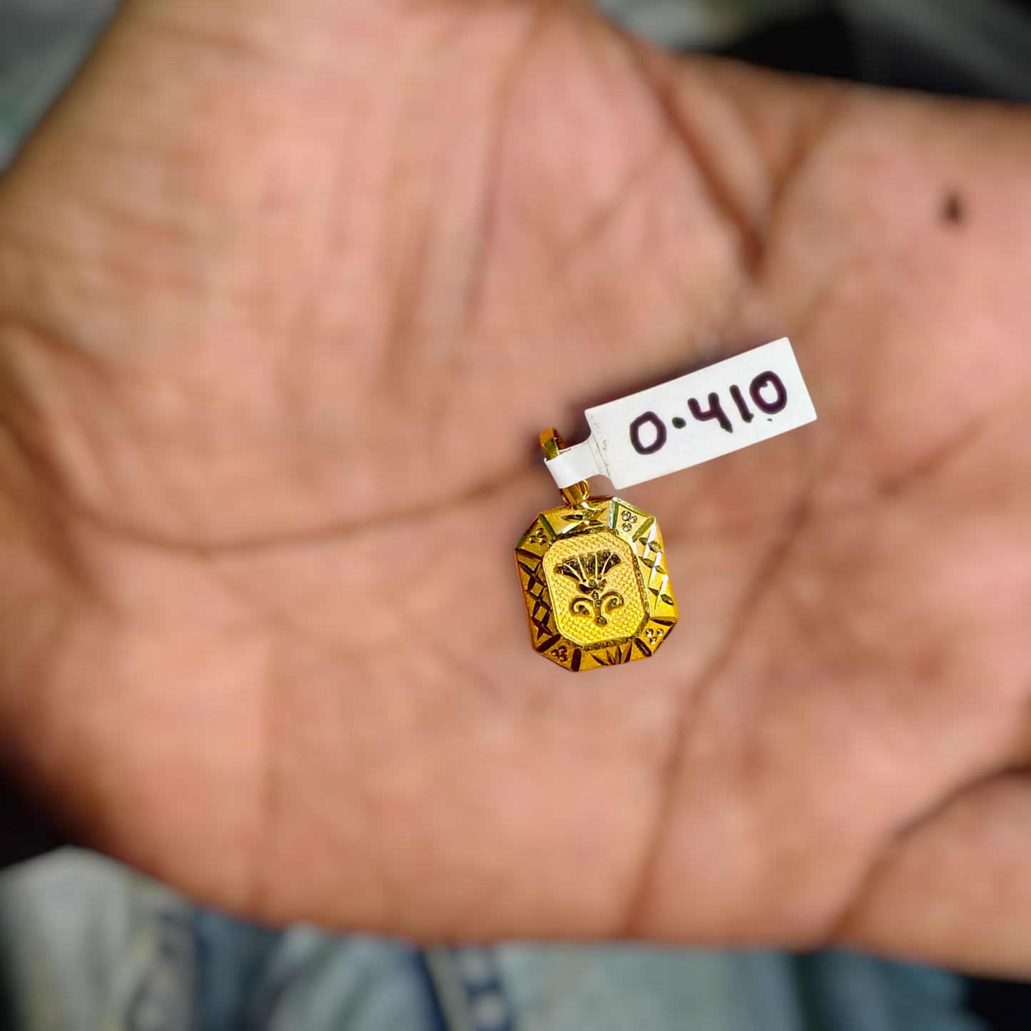 (GLKD) LOCKET WGT: 0.410 GM APPROX KDM GOLD LOCKET 1 PIECE (50 TONCH) WITH ADJUSTABLE TASSEL FOR GIFTING PURPOSE (CHAIN NOT INCLUDED).