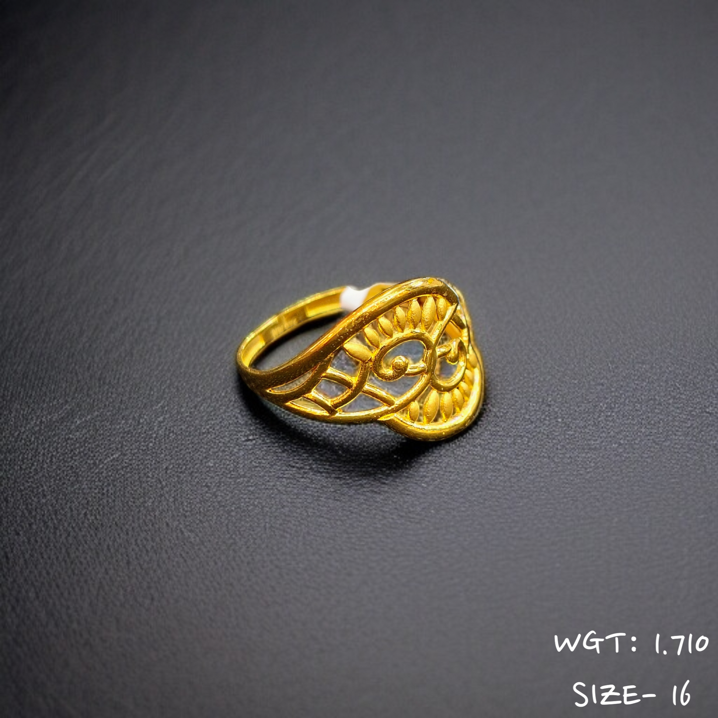 TRJ (SIZE: 16) WGT: 1.710 GM APPROX 22KT HUID HALLMARK GOLD RING FOR WOMEN 1 PIECE.