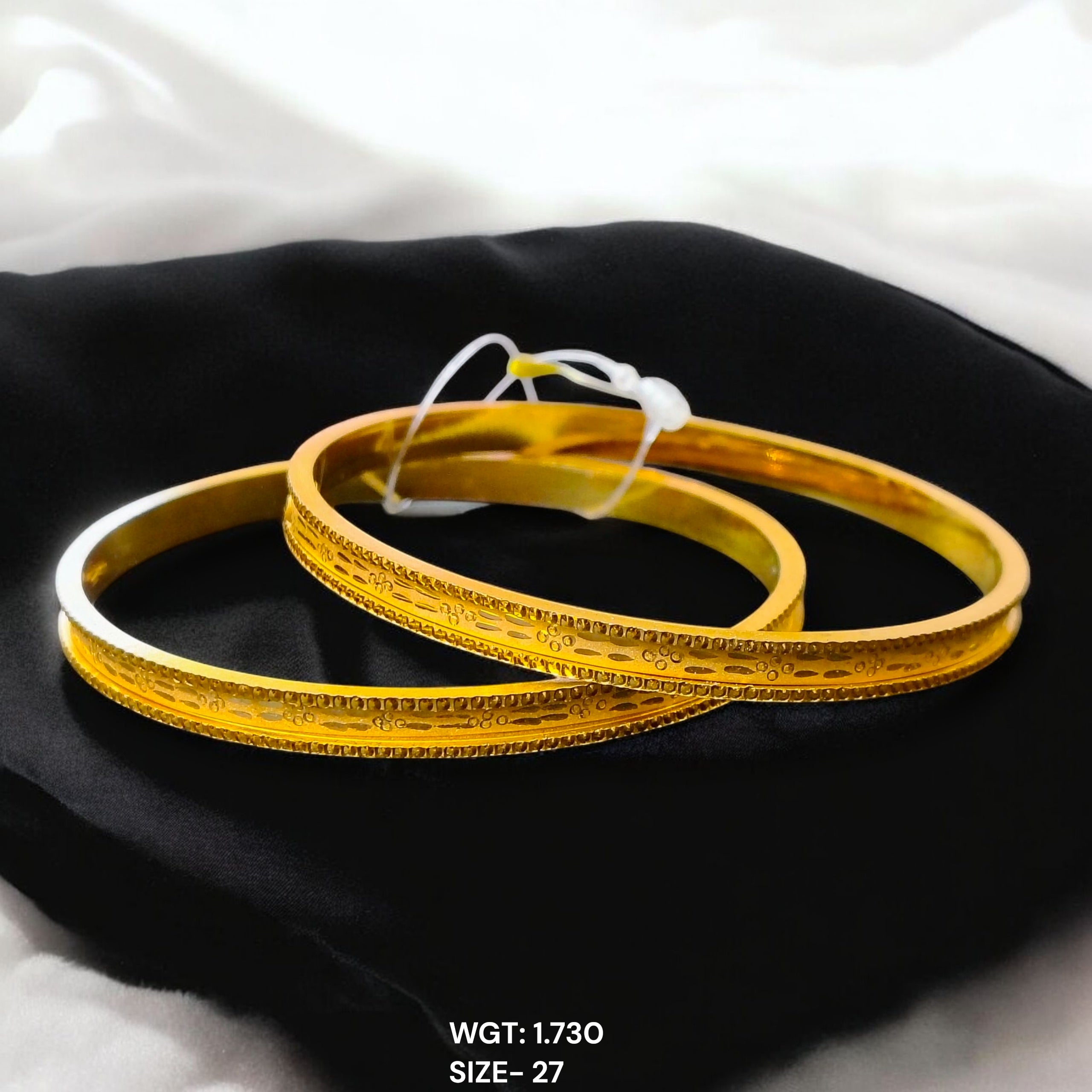 (GSN22) TRJ WGT: 1.730 GM APPROX (SIZE-27) 22KT HUID HALLMARK GOLD CHILA SOCKET CHURI 1 PAIR.