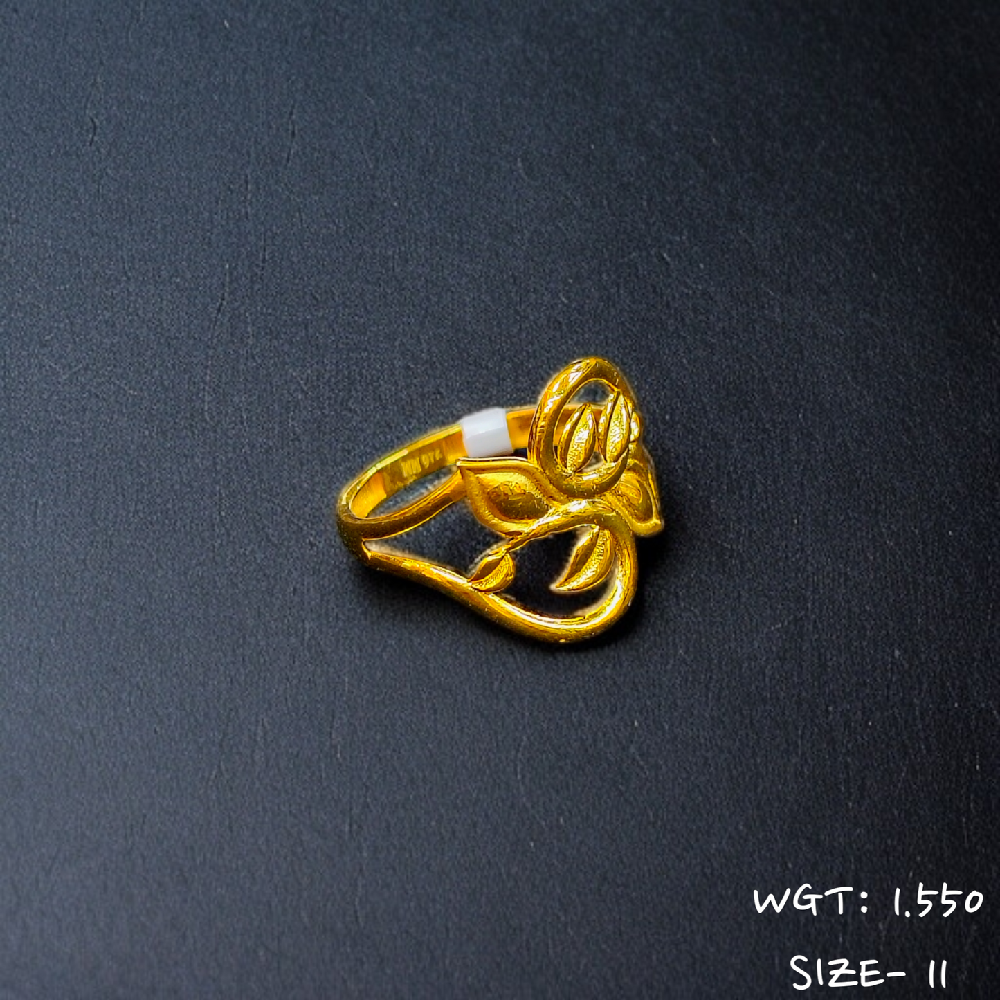 TRJ (SIZE: 11) WGT: 1.550 GM APPROX 22KT HUID HALLMARK GOLD RING FOR WOMEN 1 PIECE.