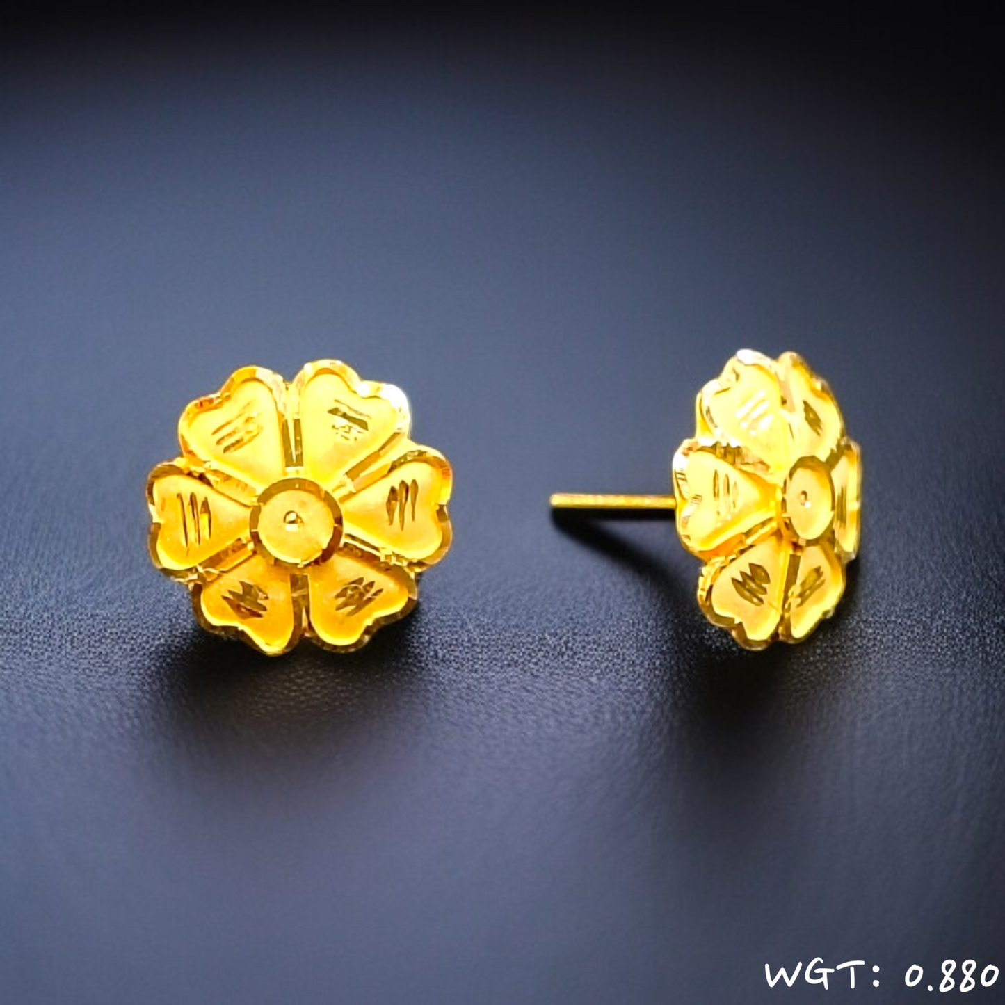 RAJLAXMI D- Z5UC45/ZRXUM5 WGT: 0.880 GM APPROX HUID HALLMARK 916 22KT GOLD EAR TOPS STUD 1 PAIR FOR REGULAR USE.