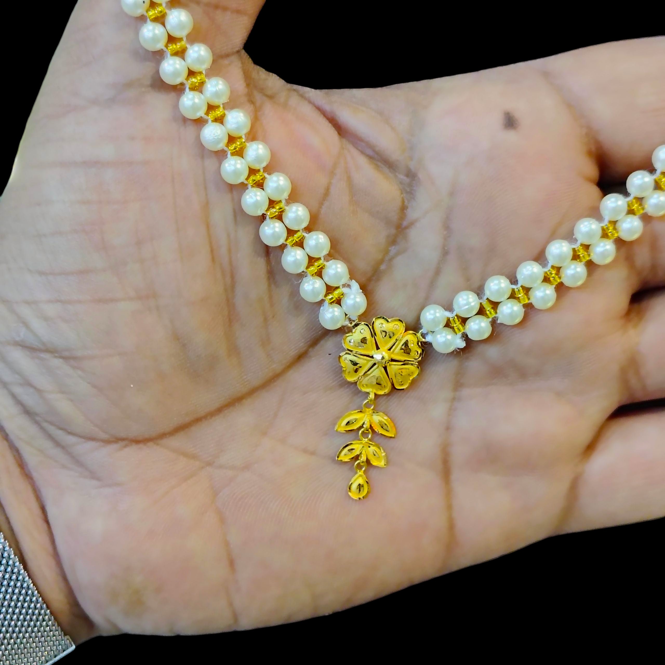 (GMP22) BIS CERTIFIED WGT: 0.790 GM APPROX HUID HALLMARK 916 22KT GOLD MOTI PENDANT 1 PIECE FOR YOUR BEAUTIFUL WIFE.