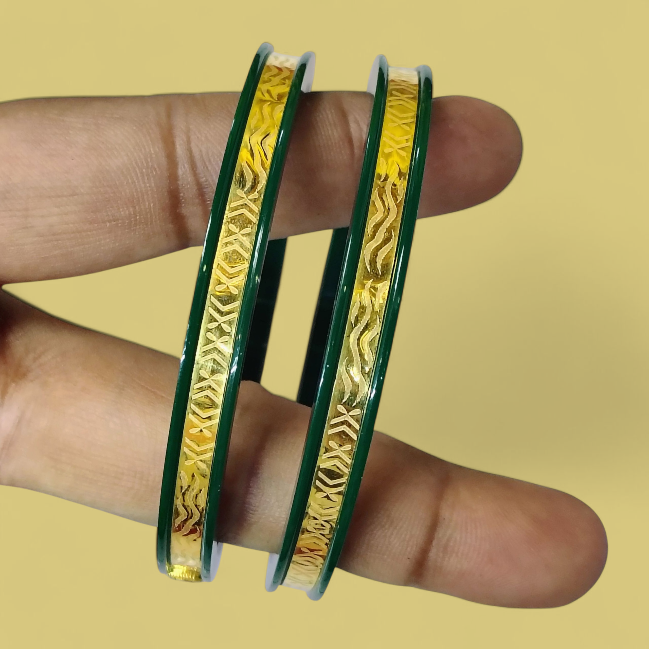 (GPB22) RAJLAXMI GREEN DISCO POLA HALLMARK 916 22KT GOLD POLA BADHANO APPROX. WGT: 0.350 GM (NOT FOR REGULAR USE - ONLY OCASSION PURPOSE)