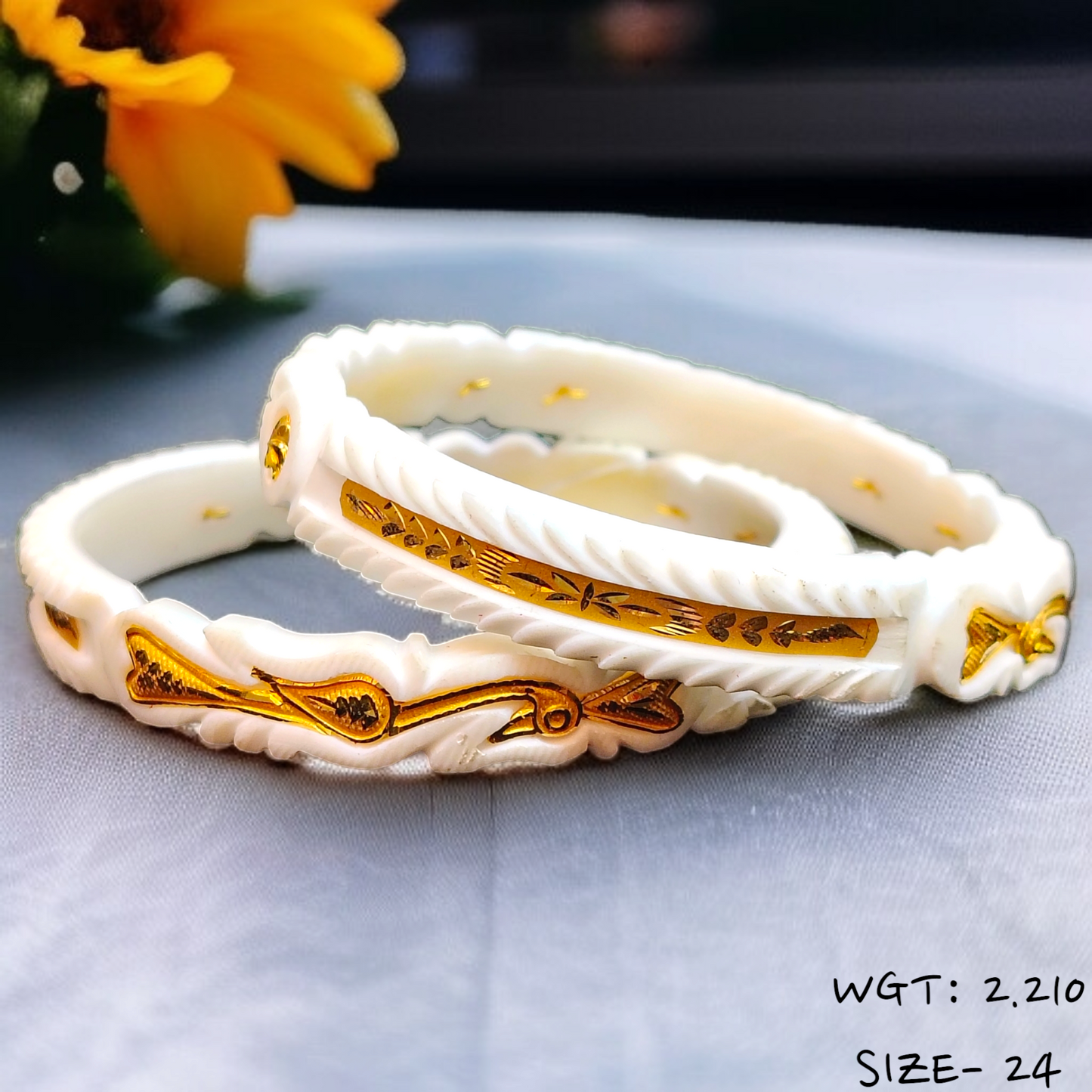 TRJ (SIZE: 24) WGT: 2.210 GM APPROX HUID HALLMARK 22KT GOLD SAKHA BANGLES 1 PAIR DESIGN FOR REGULAR USE.