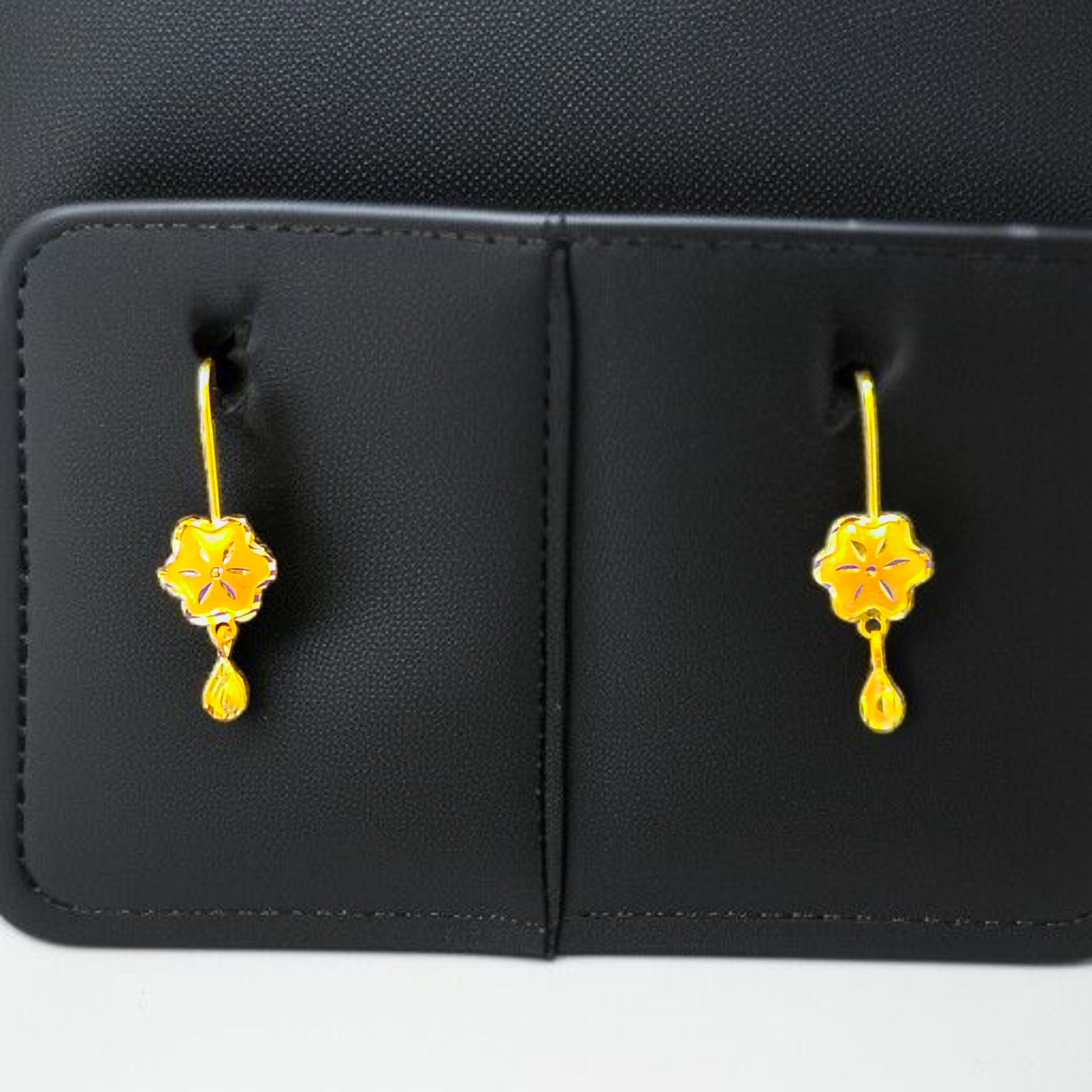 (GSE50) FLOWER DESIGN (50 TONCH) KDM GOLD EAR TOPS (CEPTIPIN HOOK) FOR TEENAGER 1 PAIR APPROX WGT: 0.380 GM.