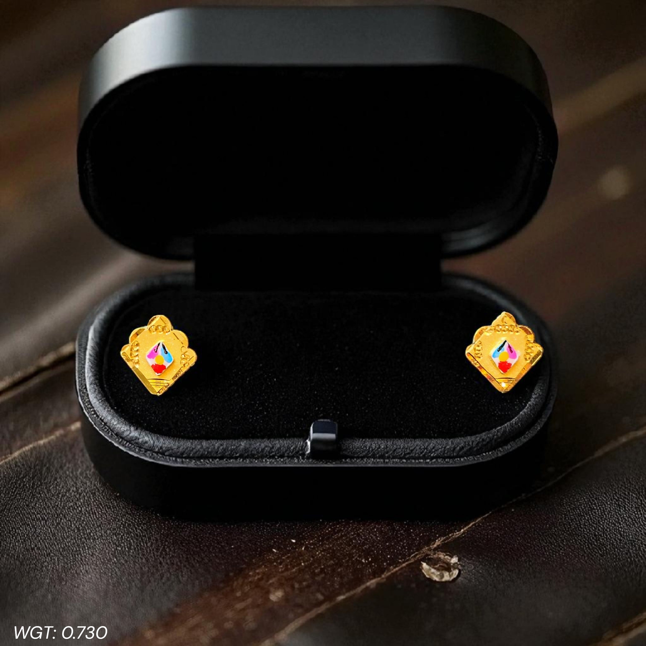 (GSE22) BIS CERTIFIED WGT: 0.730 GM APPROX HUID HALLMARK 916 22KT GOLD STUD EARRINGS 1 PAIR FOR WOMEN.