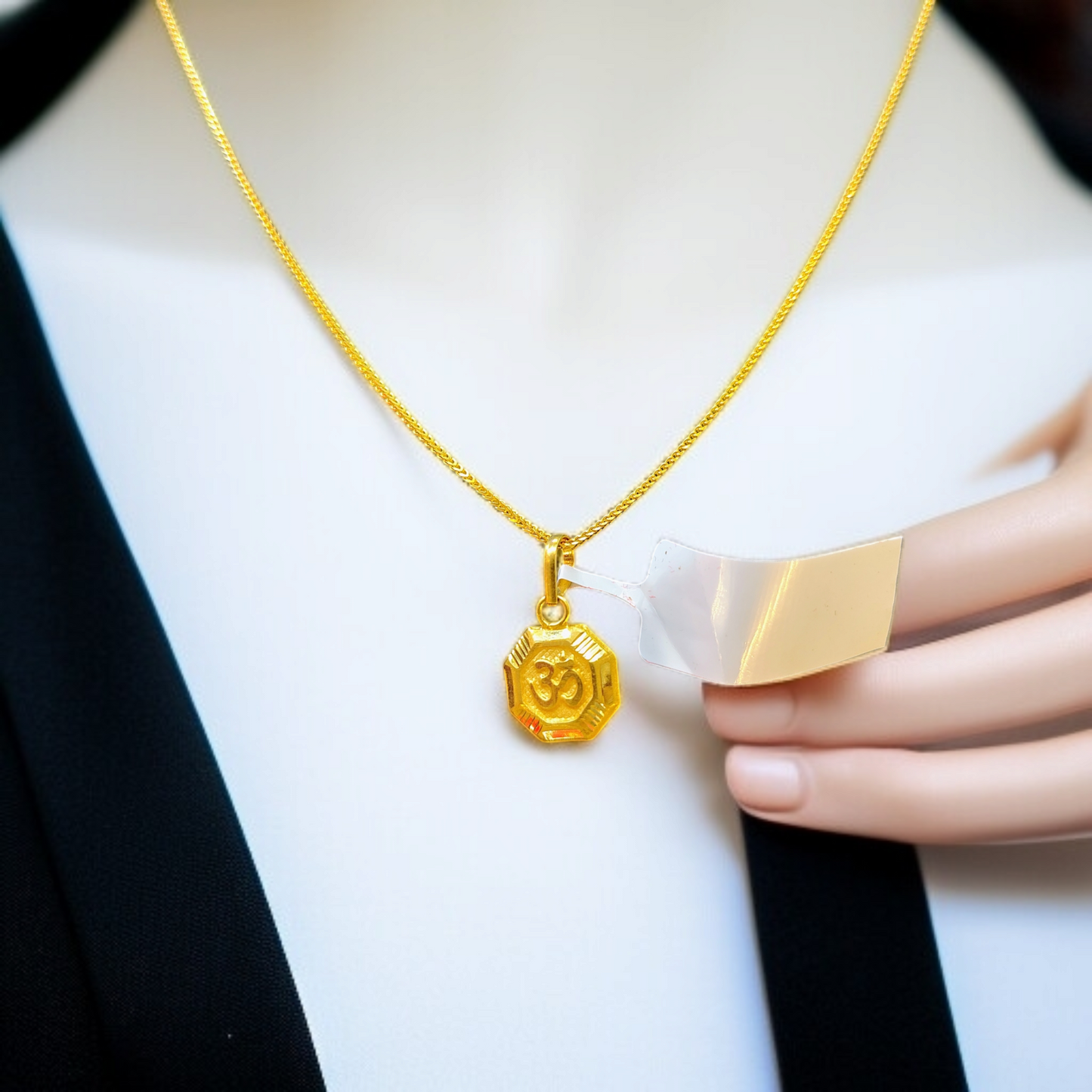 TRJ WGT: 0.320 GM APPROX KDM GOLD LOCKET 1 PIECE (50 TONCH) WITH ADJUSTABLE TASSEL.