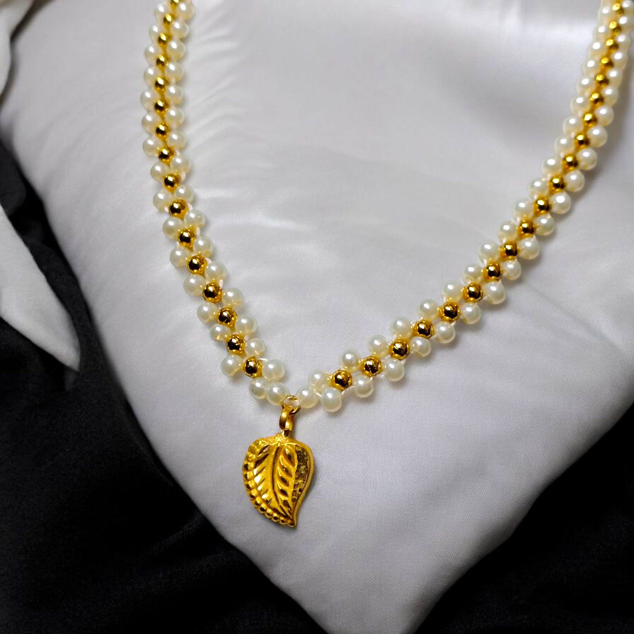 (GML) PATA LOCKET WGT: 0.200 GM APPROX BIS CERTIFIED HUID HALLMARK 9KT GOLD MINI LOCKET 1 PIECE FOR WOMEN (WITH ADJUSTABLE TASSEL).