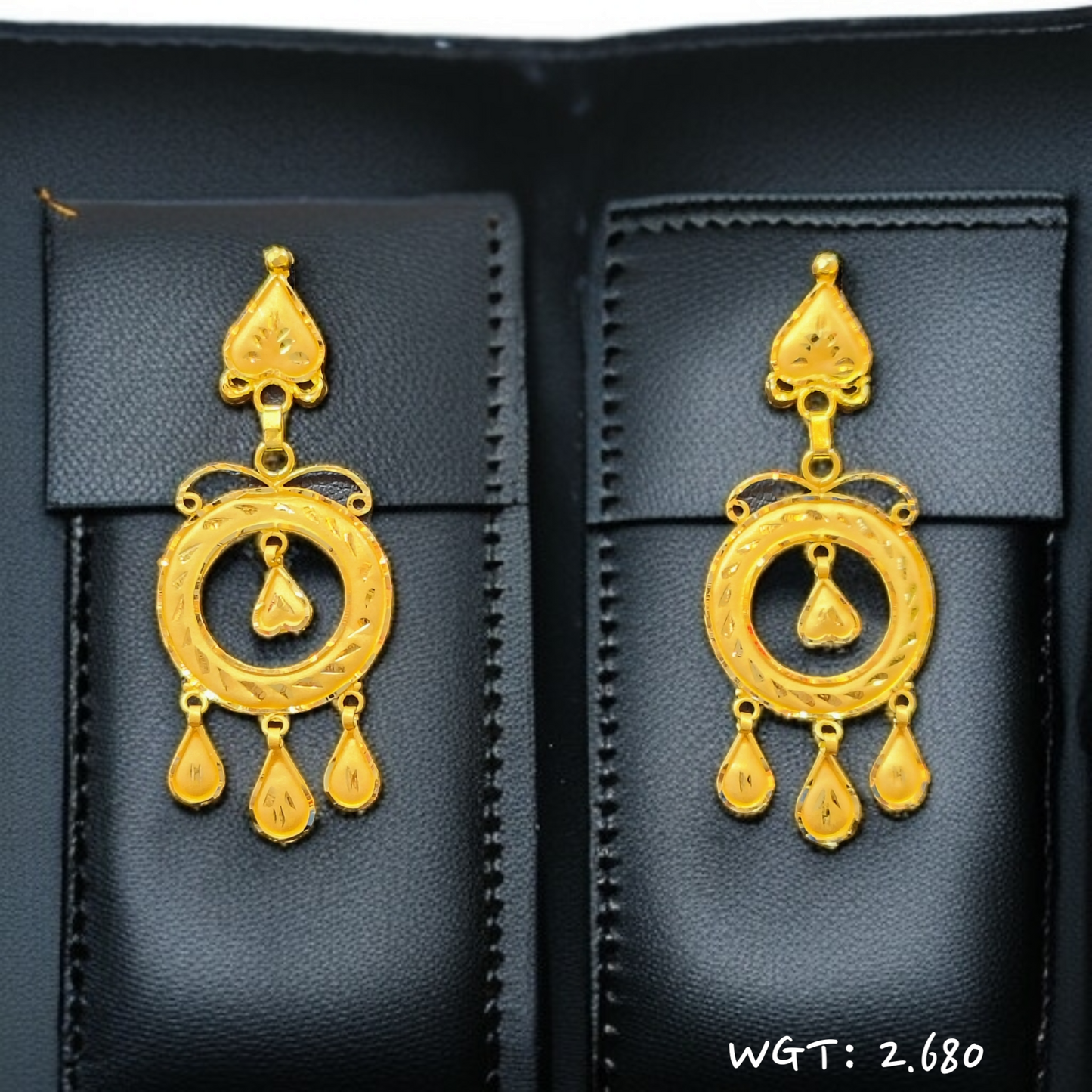 TRJ WGT: 2.680 GM APPROX HUID HALLMARK 22KT GOLD EARRINGS KANBALA 1 PAIR FOR WOMEN.