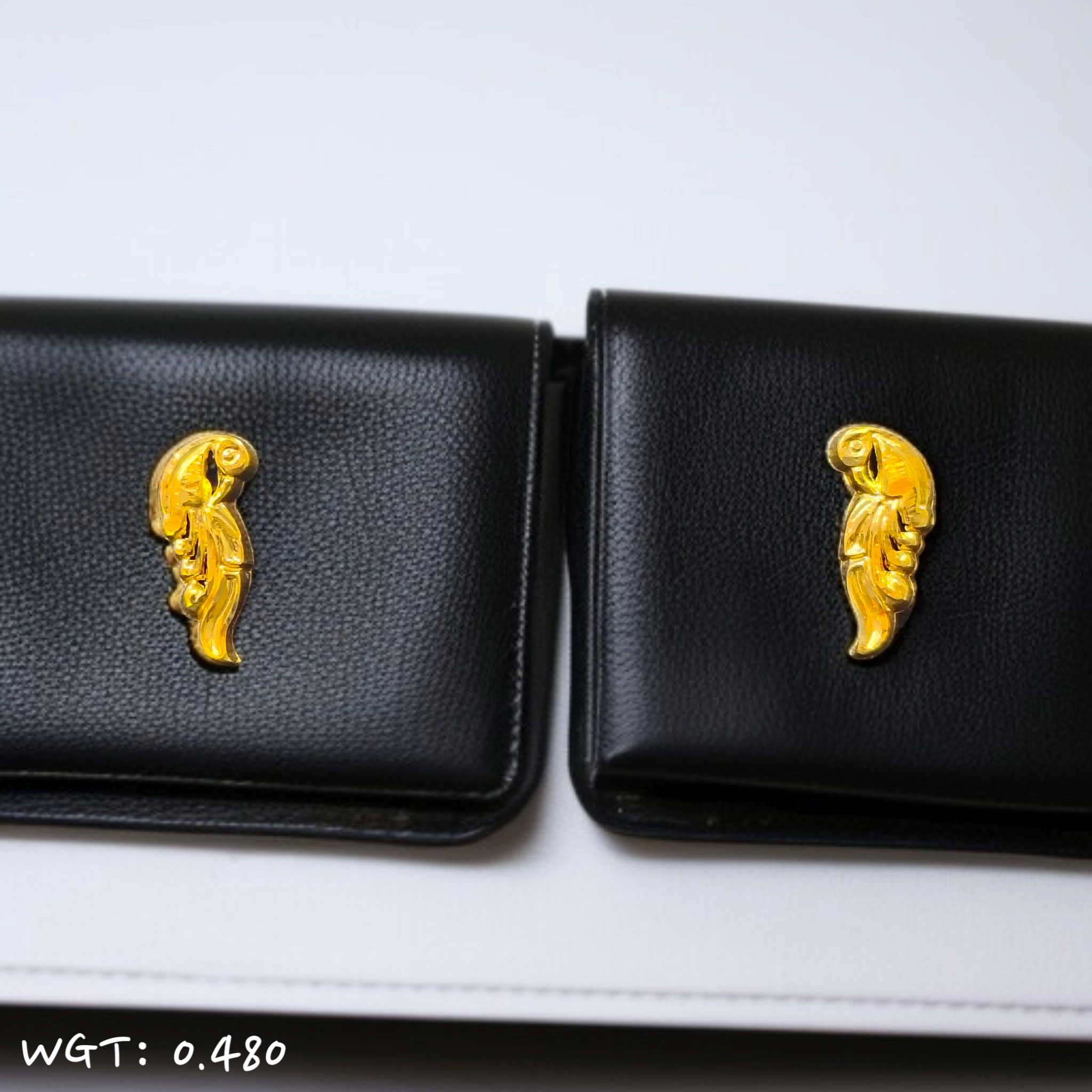 (GSE22) RAJLAXMI WGT: 0.480 GM APPROX HUID HALLMARK 916 22KT GOLD EAR TOPS STUD 1 PAIR FOR REGULAR USE.