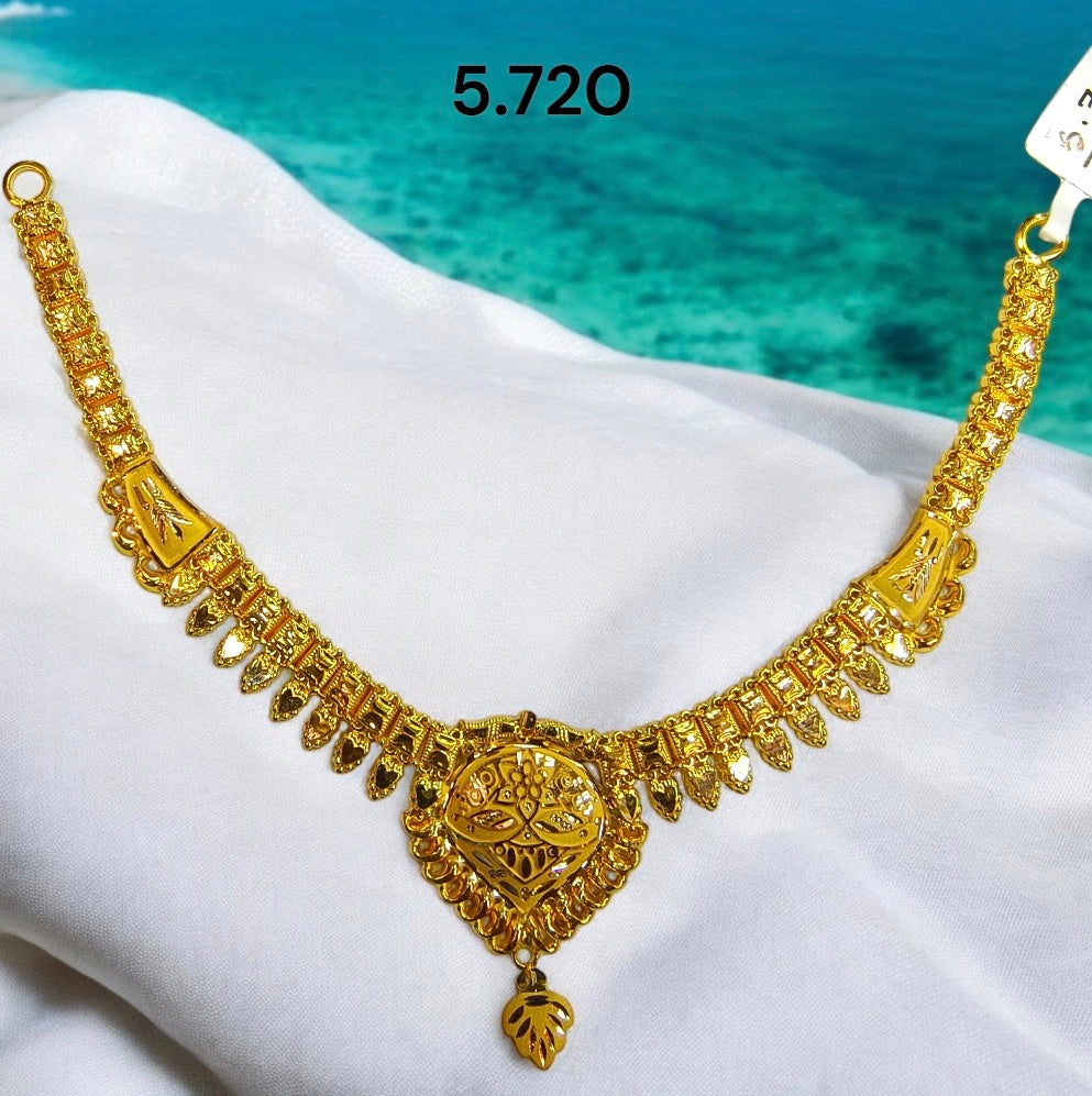 BIS CERTIFIED WGT: 5.720 GM APPROX HUID HALLMARK 22KT 916 GOLD NECKLACE CHOKER 1 PIECE FOR WOMEN(LAPPA DESIGN).