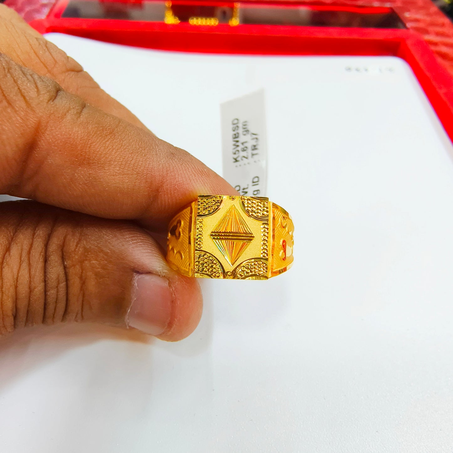 SIZE:26 (WGT: 2.610 GRAM APPROX) BIS CERTIFIED HUID HALLMARK 916 22KT GOLD GENTS FINGER RING FOR MENS 1 PIECE.