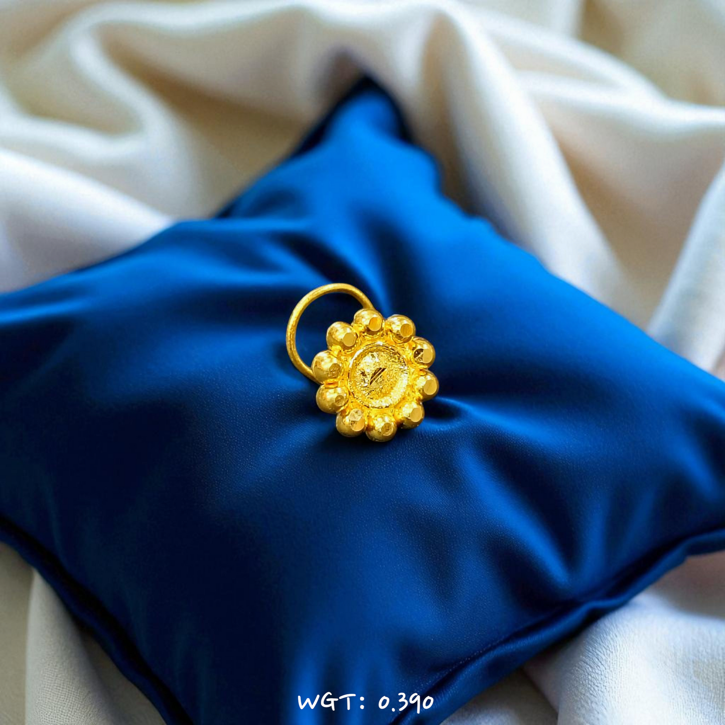 RAJLAXMI WGT: 0.390 GM APPROX HUID HALLMARK 22KT GOLD NOSEPIN 1 PIECE FOR WOMEN.