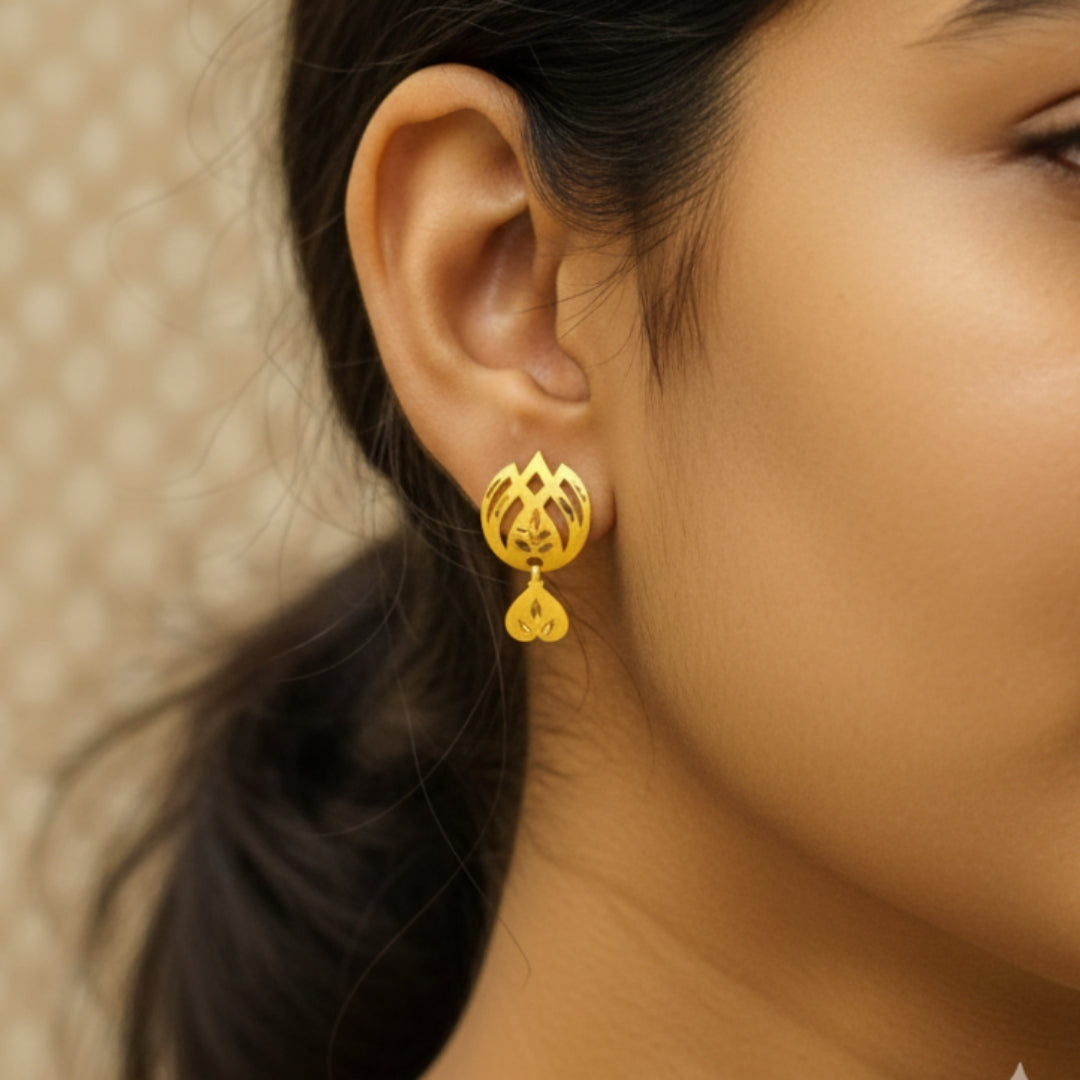 (GSE22) BIS CERTIFIED WGT: 0.600 GM APPROX HUID HALLMARK 916 22KT GOLD TOPS 1 PAIR FOR WOMEN.