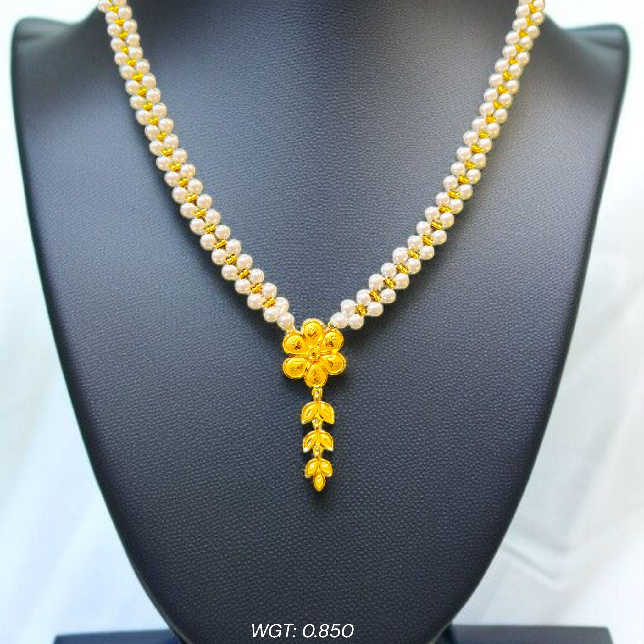 (GMP22) BIS CERTIFIED WGT: 0.850 GM APPROX HUID HALLMARK 916 22KT GOLD MOTI PENDANT 1 PIECE FOR YOUR BEAUTIFUL WIFE.