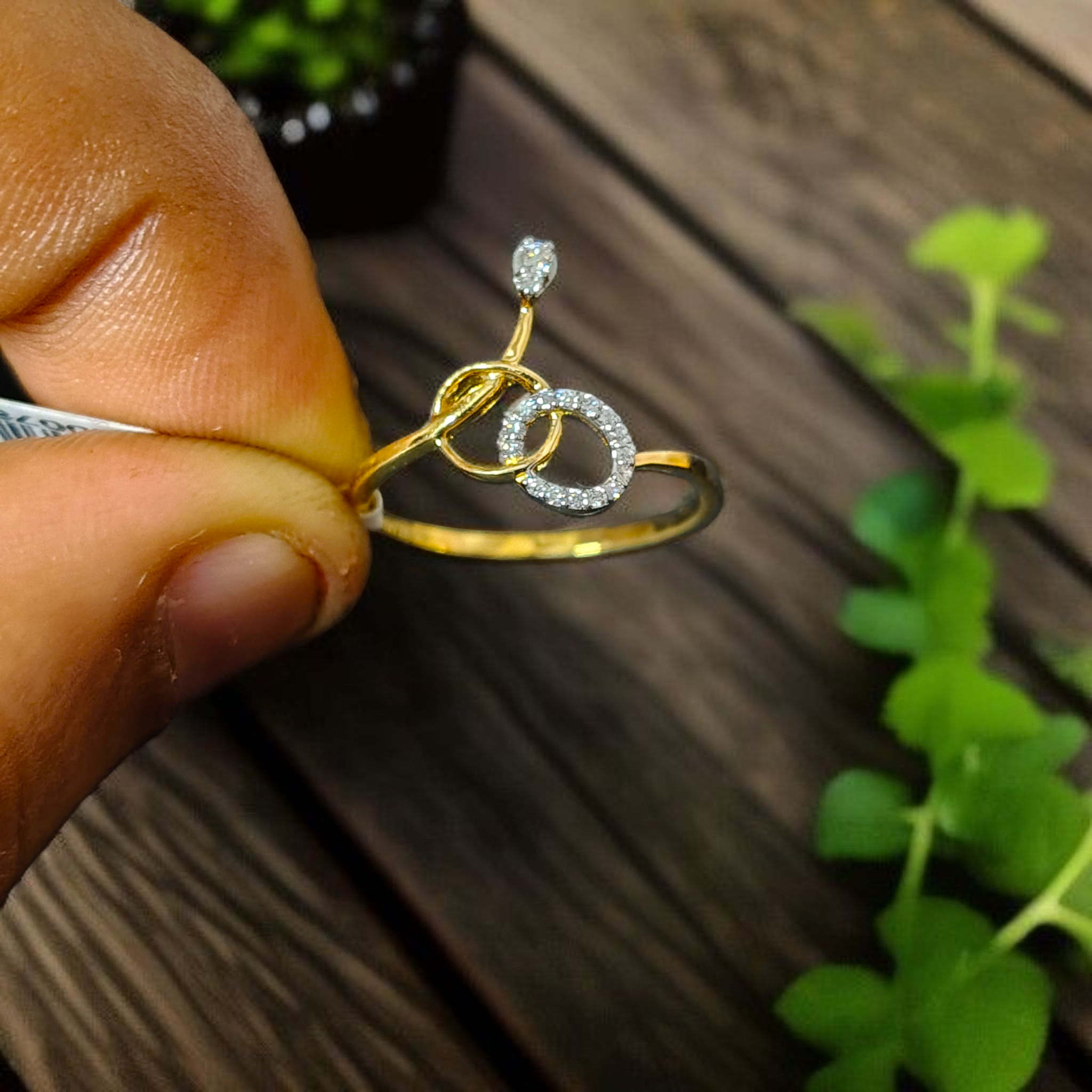 (GLFR18) RAJLAXMI DIAMOND JEWELLERY (SIZE:12) - WGT: 1.350 GM - NATURAL DIAMOND (0.06 CENT) HUID HALLMARK 18KT DIAMOND FINGER RING FOR WOMEN WITH CERTIFICATE OF AUTHENTICITY BY ZORBA (DESIGN NO: LRAP2694).