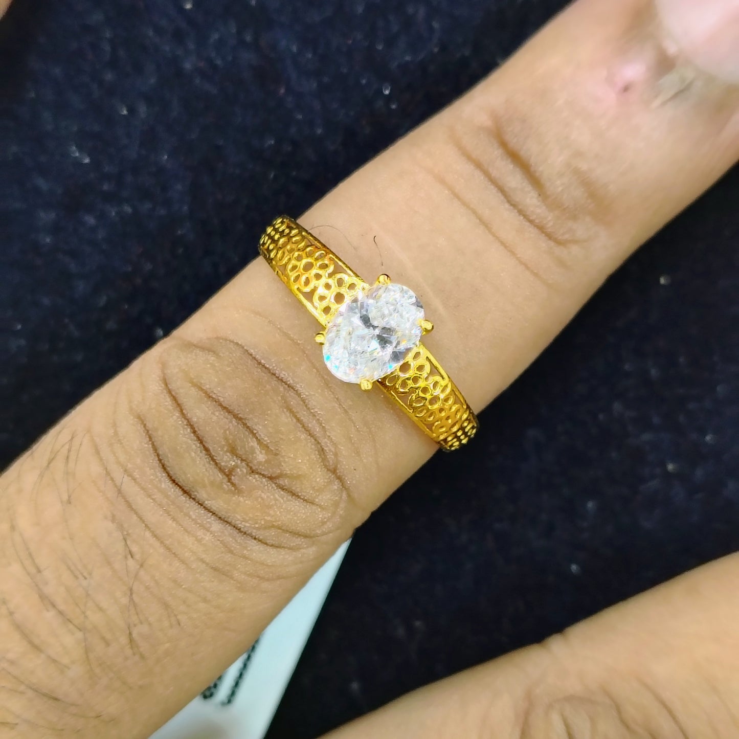 TRJ (SIZE: 16) CERTIFIED BIS HUID HALLMARK 750 18KT GOLD LADIES FINGER RING FOR WOMEN 1 PIECE (WGT: 1.090 GRAM APPROX) STUDDED WITH ITALIAN VVS QUALITY CZ STONE.