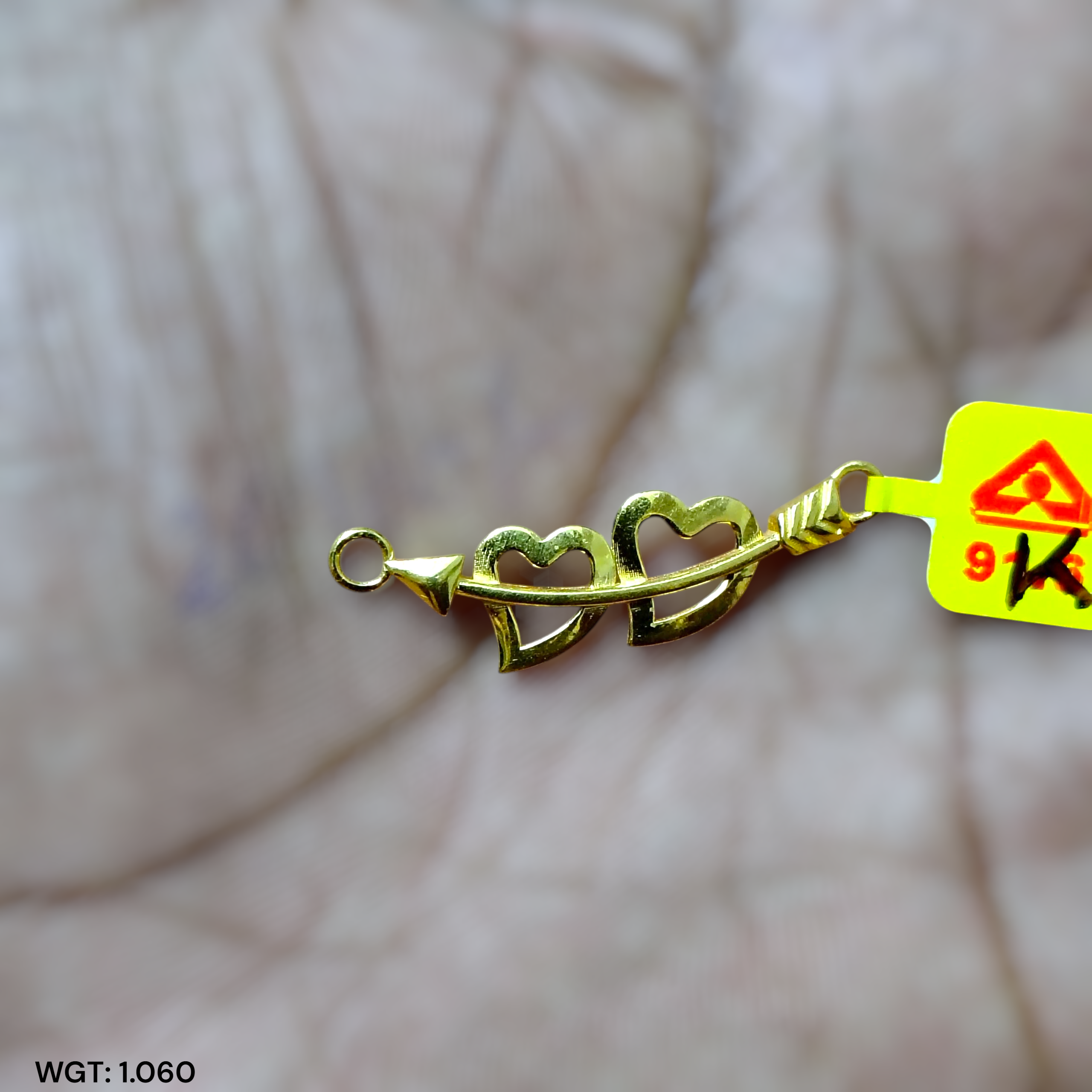 (GPM9) TRJ WGT: 1.060 GM APPROX BIS CERTIFIED HUID HALLMARK 9KT GOLD PENDANT FOR WOMEN 1 PIECE FOR REGULAR USE.