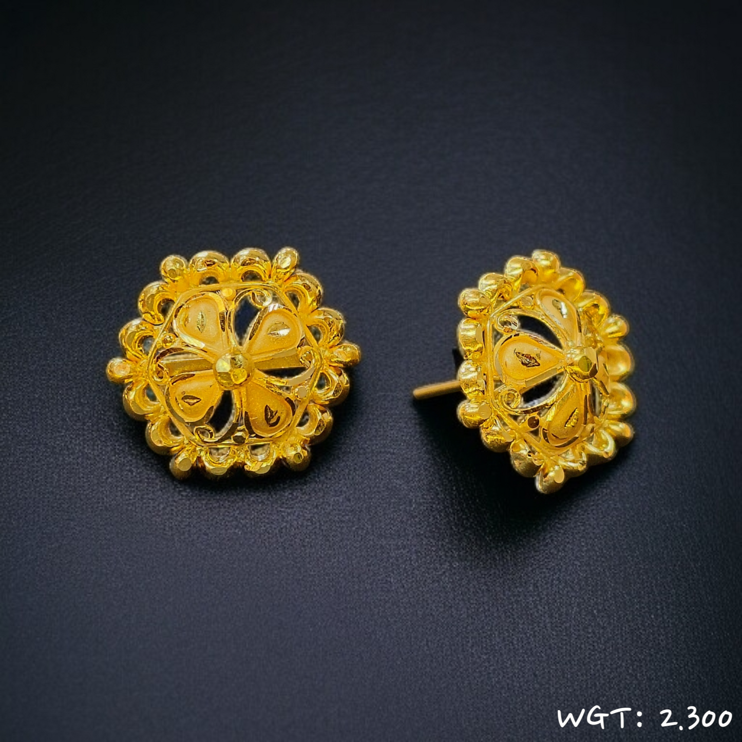 RAJLAXMI WGT: 2.300 GM APPROX HUID HALLMARK 916 22KT GOLD EAR TOPS STUD 1 PAIR FOR REGULAR USE.