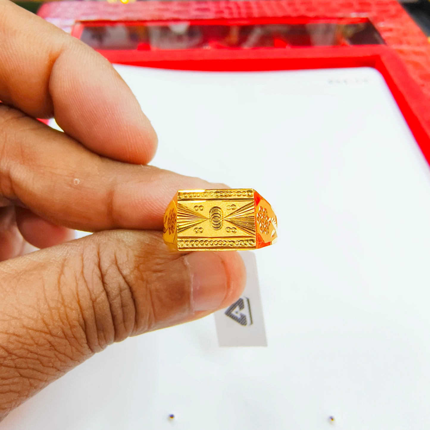 SIZE:24 (WGT: 2.00 GRAM APPROX) BIS CERTIFIED HUID HALLMARK 916 22KT GOLD GENTS FINGER RING FOR MENS 1 PIECE.