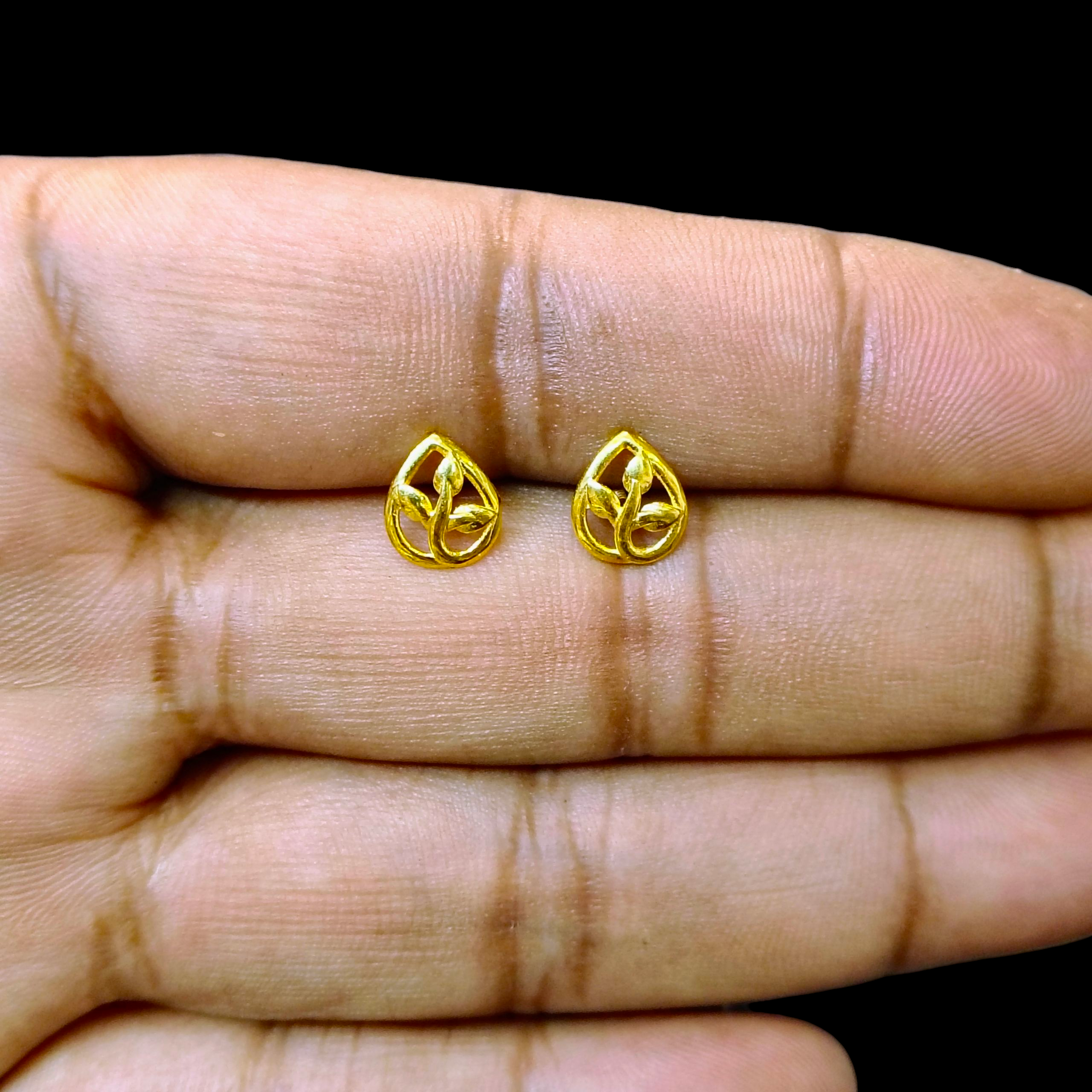 (GSE9) TRJ BABY TOPS WGT: 0.400 GM APPROX BIS CERTIFIED HUID HALLMARK 9KT GOLD STUD EARRINGS FOR WOMEN 1 PAIR FOR REGULAR USE.