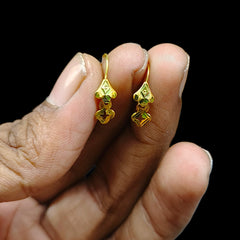 GOLD TOPS- (1KCJU6)-(7M7AYJ) (WGT: 0.410 GM APPROX) BIS CERTIFIED HUID HALLMARK 375 9KT GOLD TOPS 1 PAIR BEST FOR MARRIAGE GIFT.