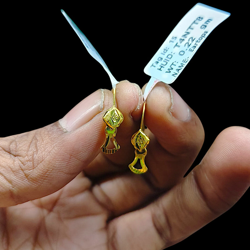 GOLD TOPS- (2TVSBQ)-(T4NTT8) (WGT: 0.450 GM APPROX) BIS CERTIFIED HUID HALLMARK 375 9KT GOLD TOPS 1 PAIR BEST FOR MARRIAGE GIFT.