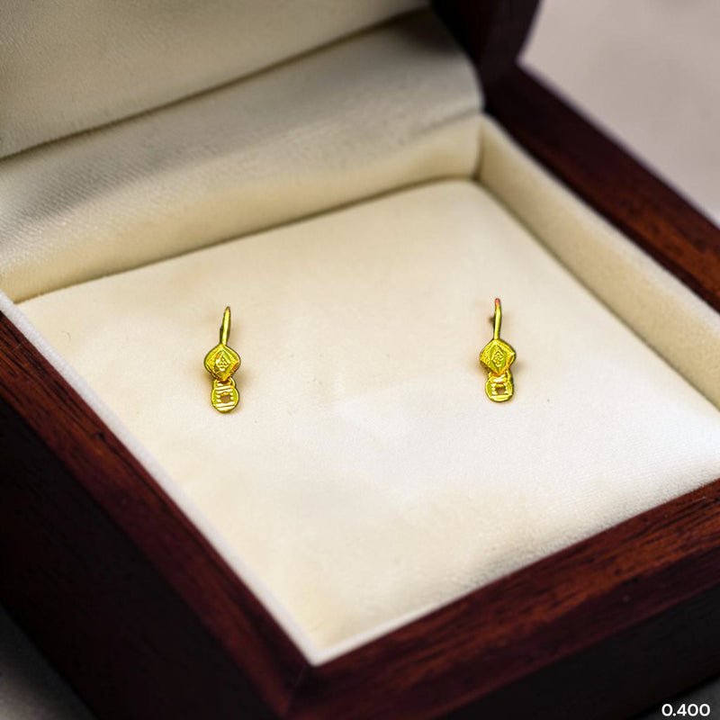 GOLD TOPS- (7JJ1PG)-(9NRWRK) (WGT: 0.400 GM APPROX) BIS CERTIFIED HUID HALLMARK 375 9KT GOLD TOPS 1 PAIR BEST FOR MARRIAGE GIFT.